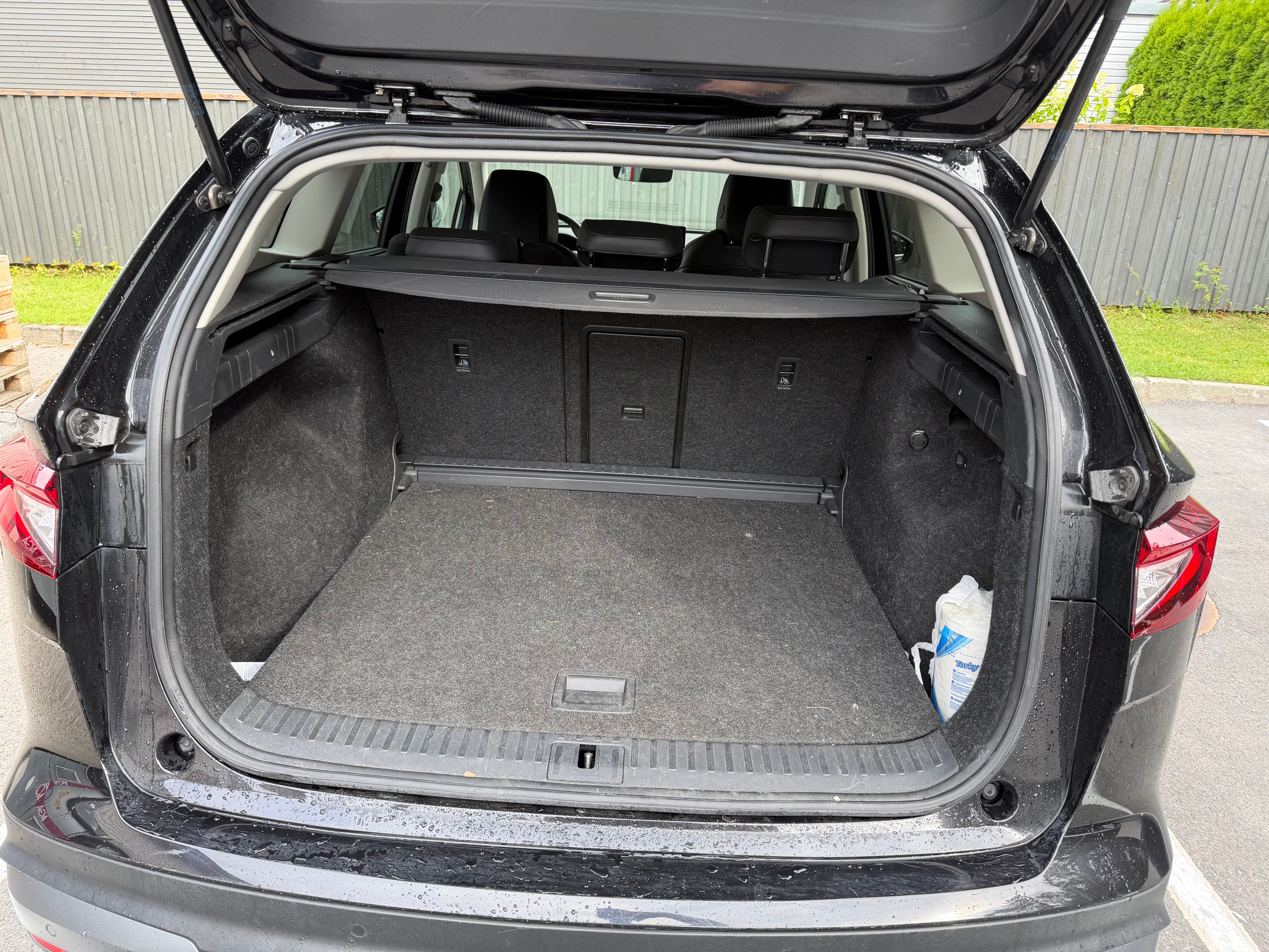 Skoda Enyaq 80 med Babysete