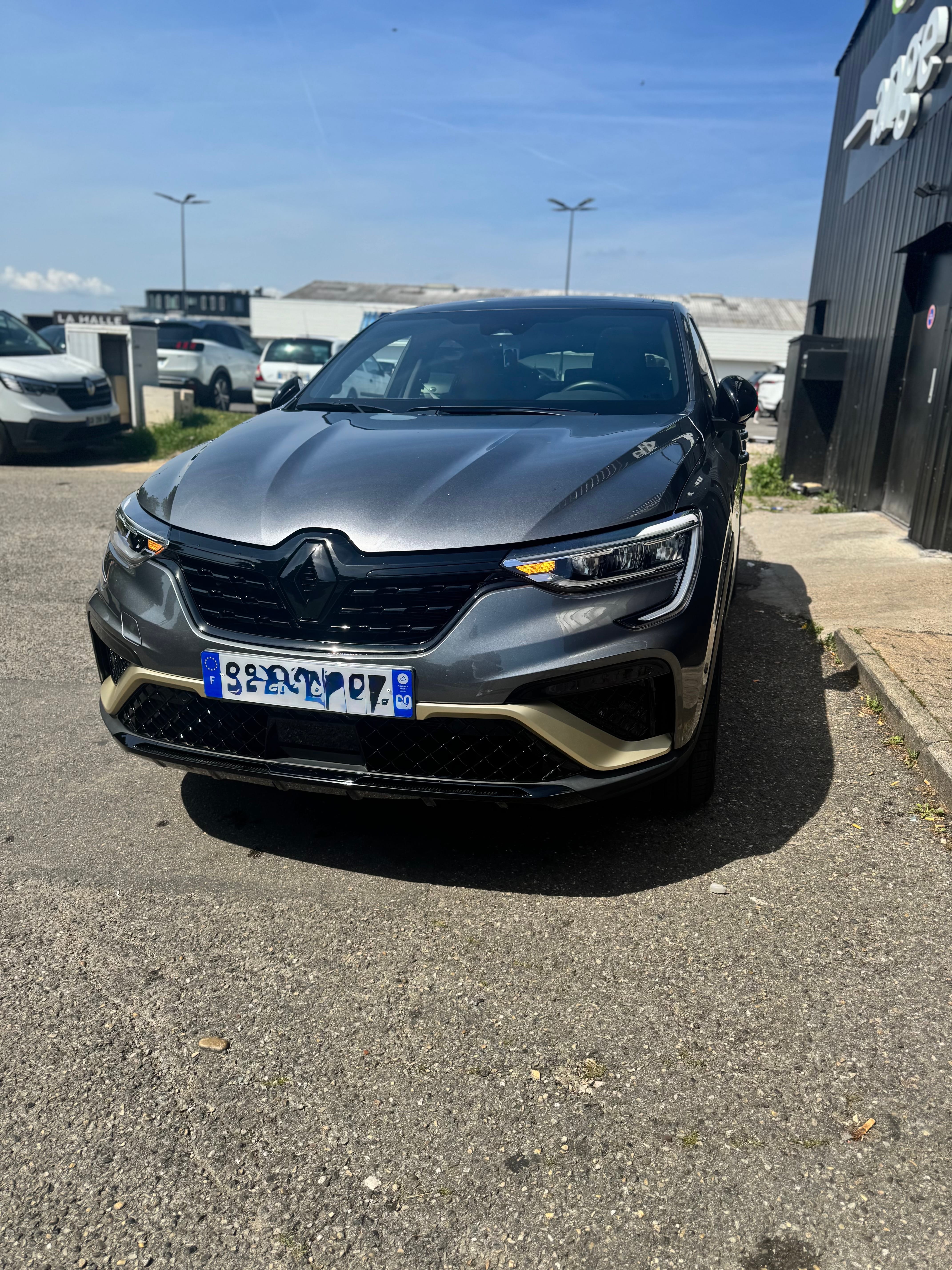 Renault Arkana E-Tech, 2023, Essence 95, automatique