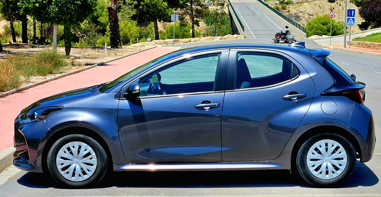 Toyota Yaris 1.5 Hybrid Automatic con Aire acondicionado