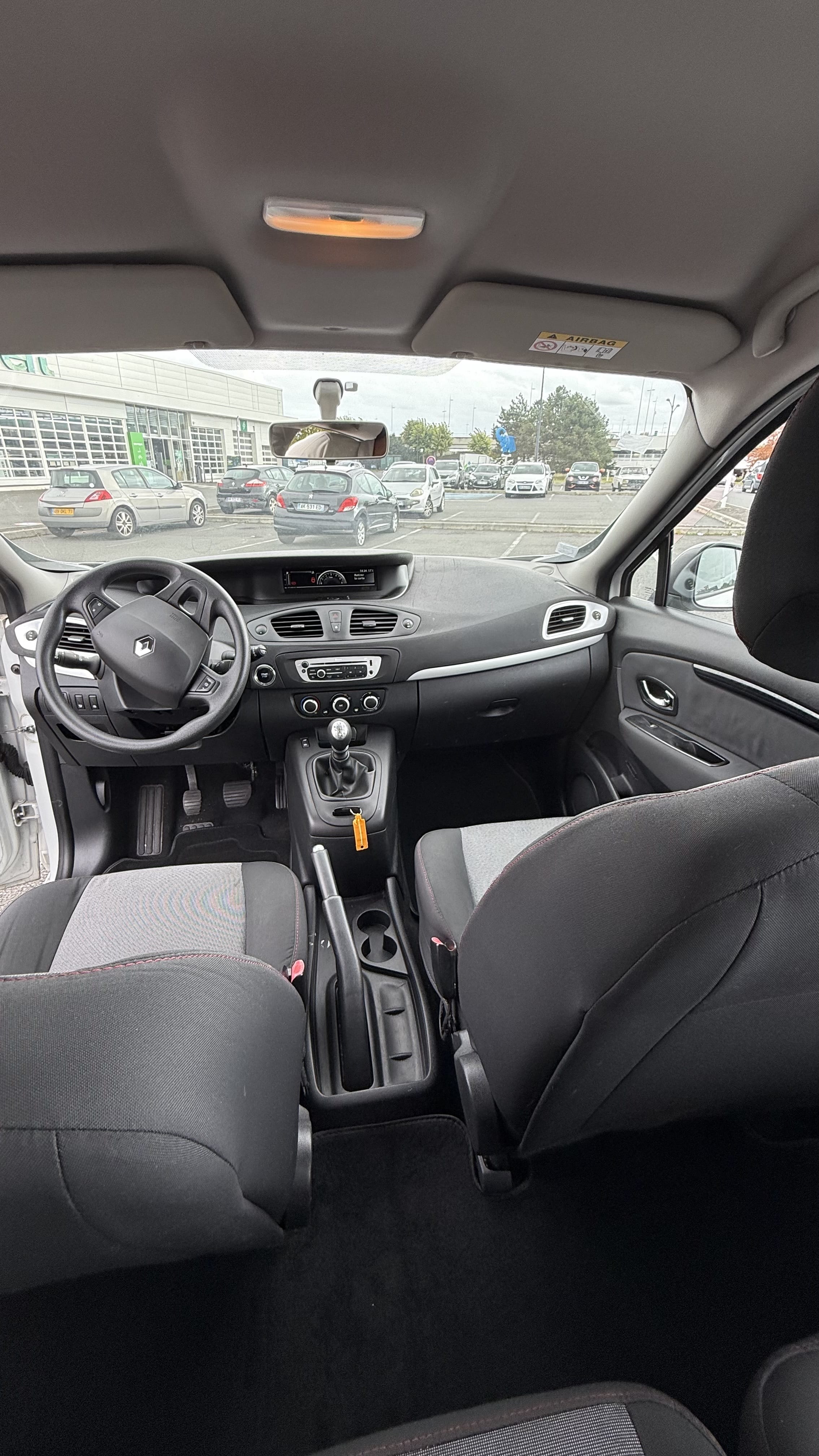 Renault Scenic 1.5 dci avec Entrée audio / iPod