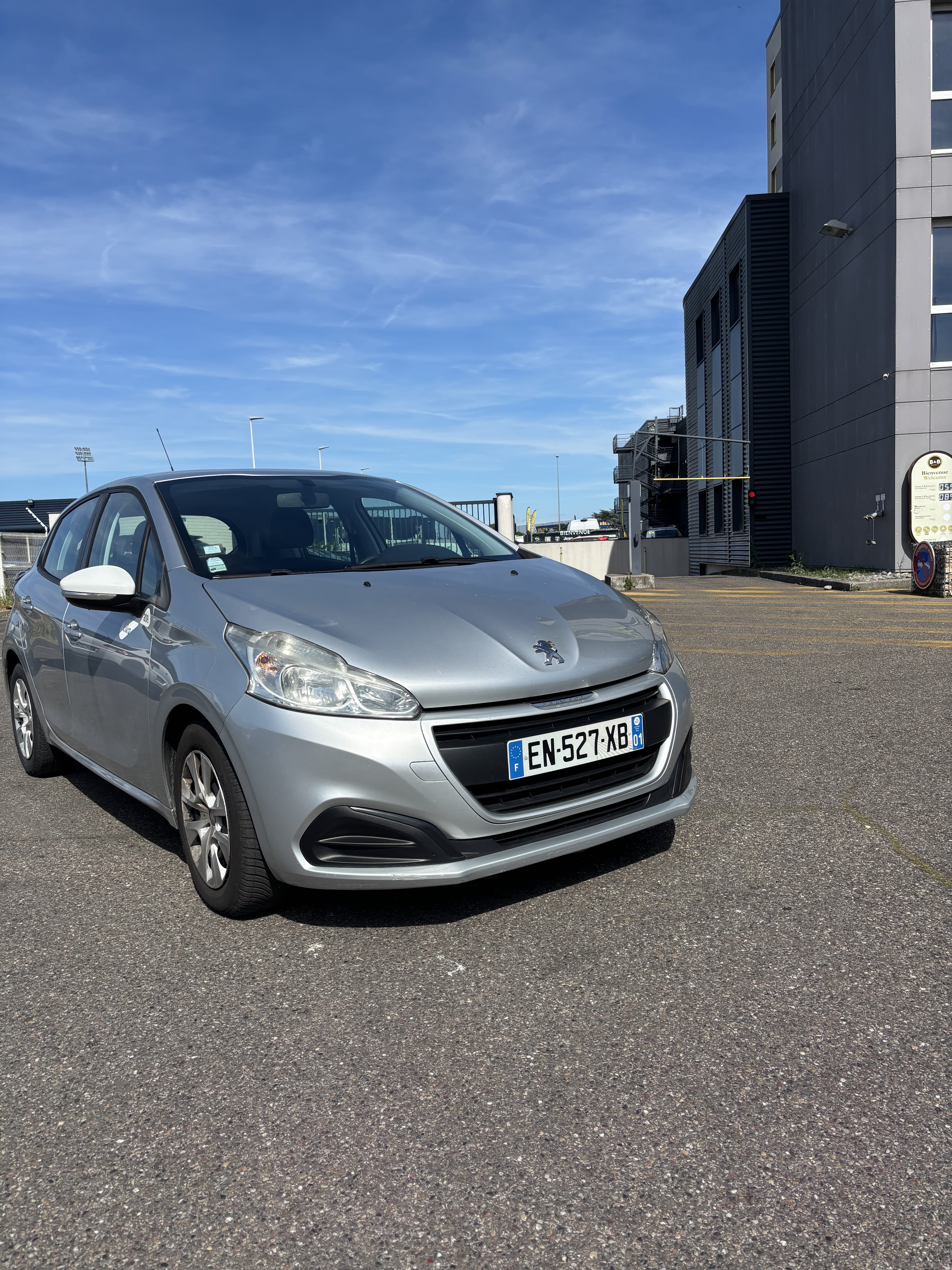 Peugeot 208 avec Pneus neige