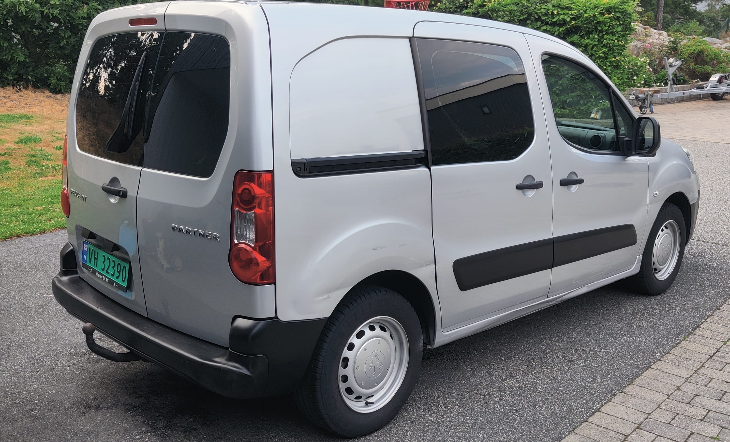Peugeot Partner Varebil 1.6 Diesel (90hk) med Bluetooth audio