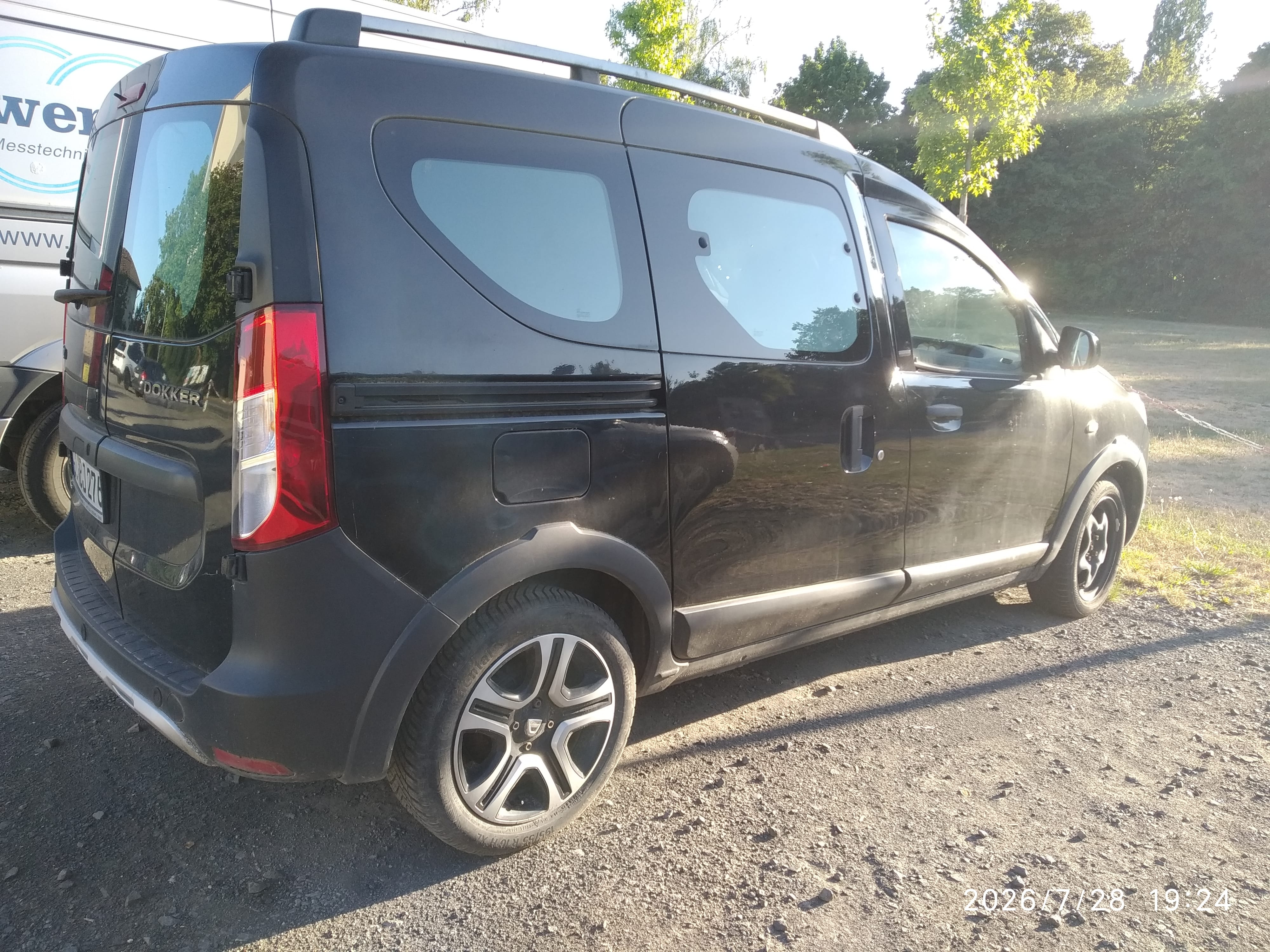 Dacia Dokker Van mit Rückfahrkamera