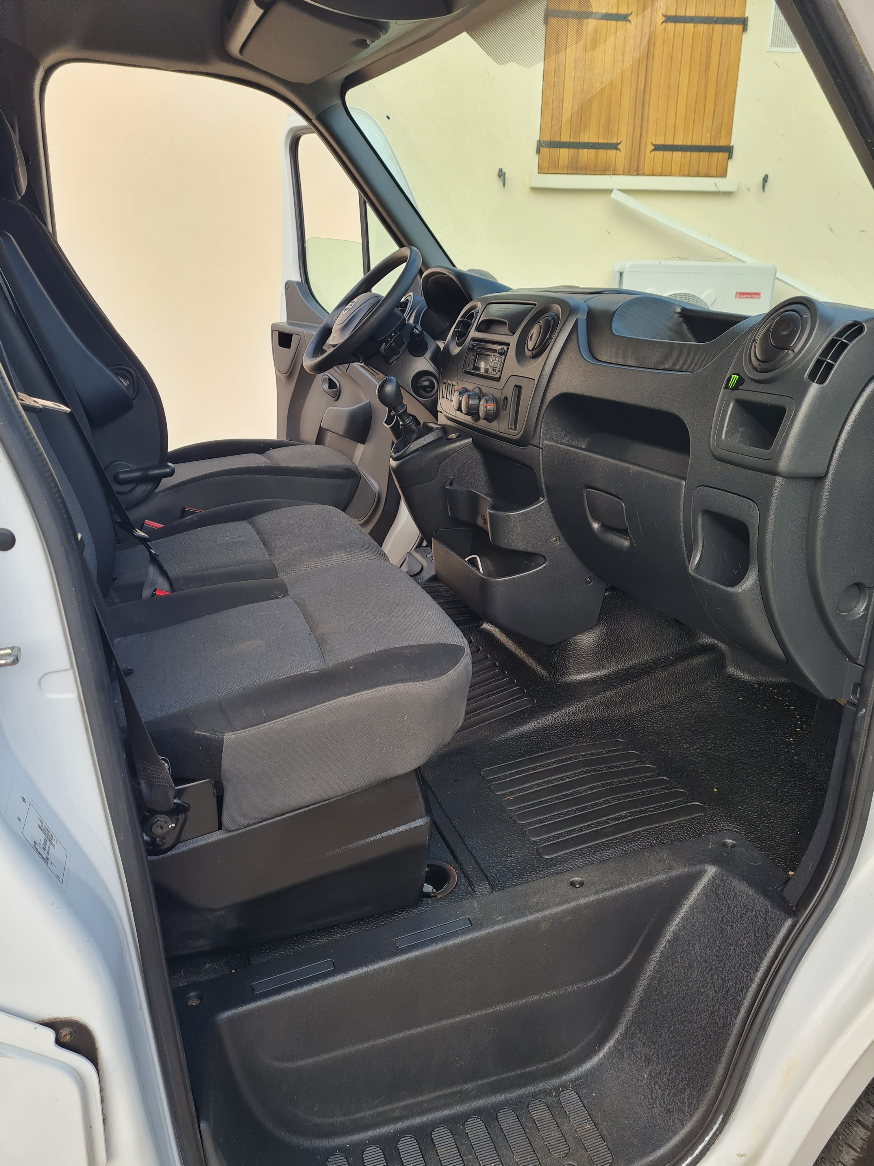 Nissan NV400