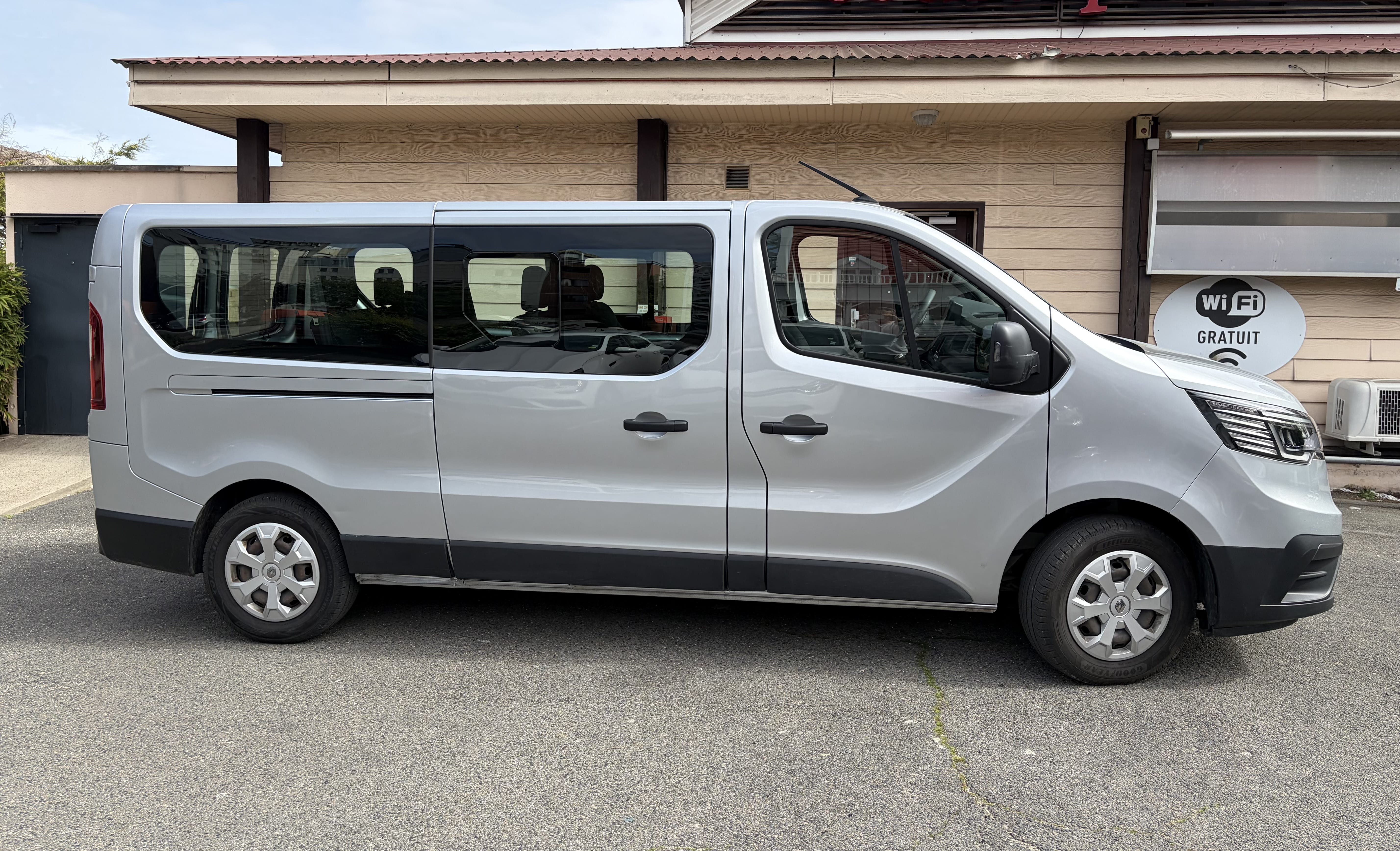 Renault Trafic Passenger 2.0 DCI avec Climatisation
