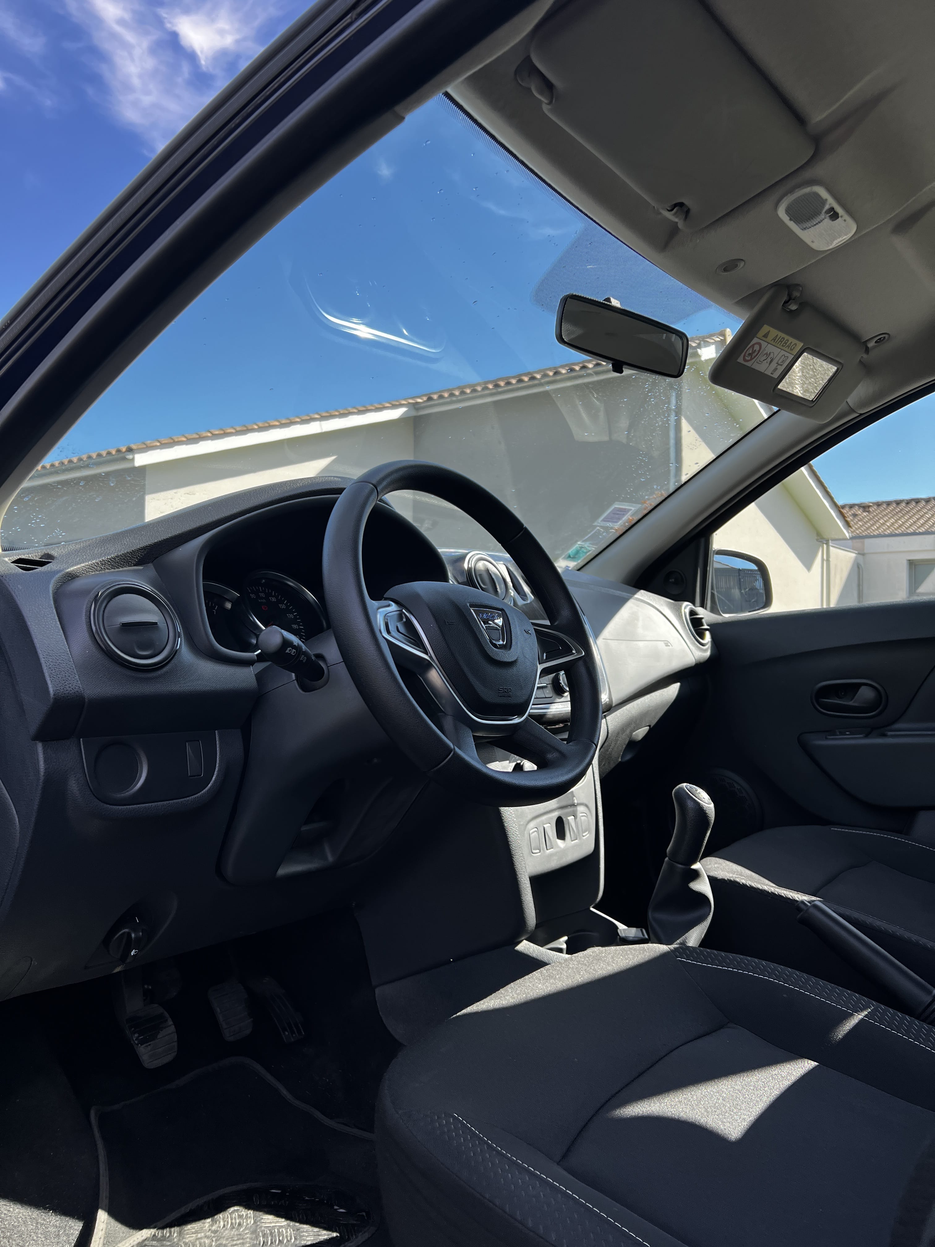 Dacia Sandero avec Entrée audio / iPod