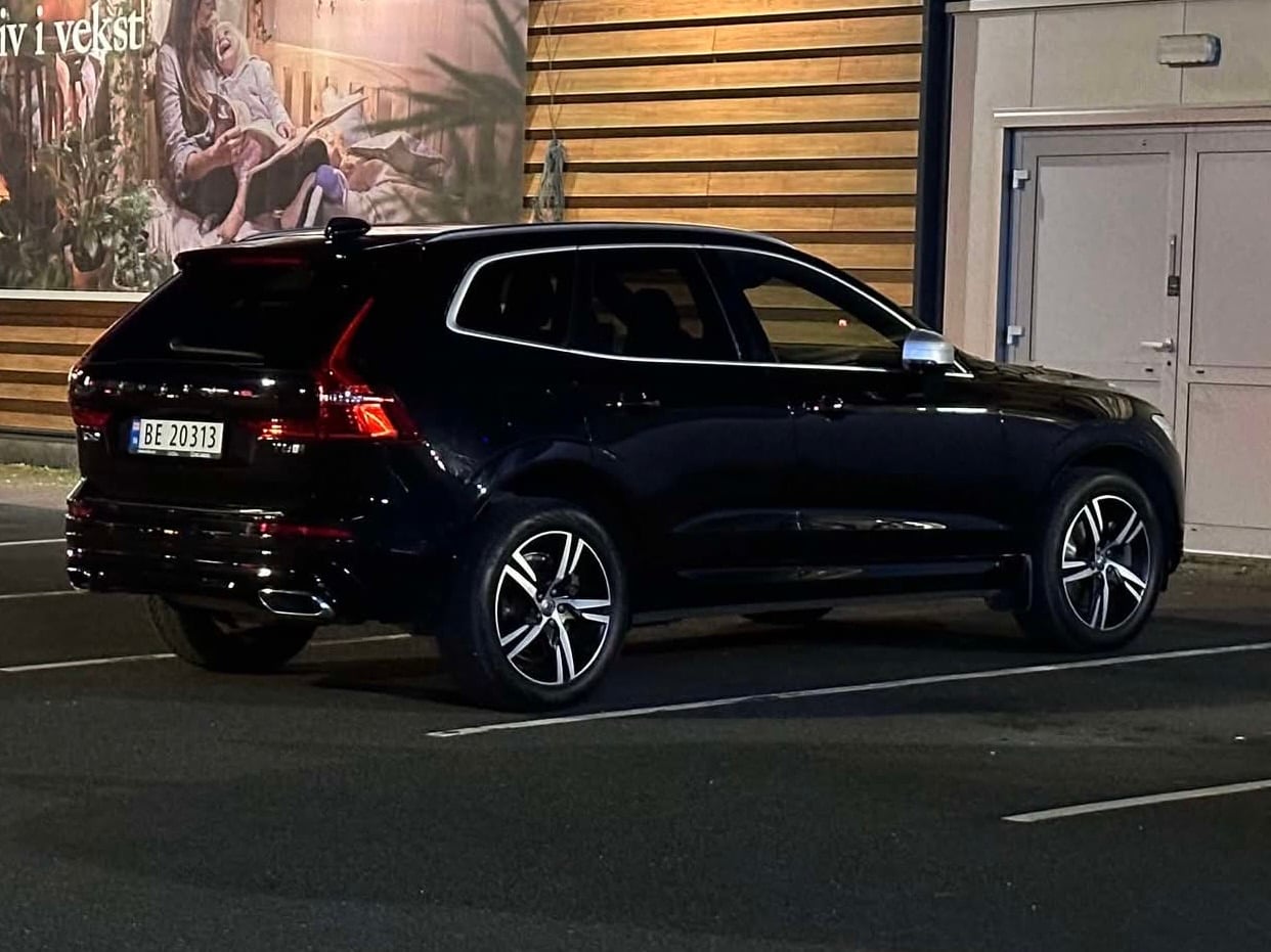 Volvo XC60 T8 Twin Engine 2.0 Hybrid (408 HP) med Ryggekamera