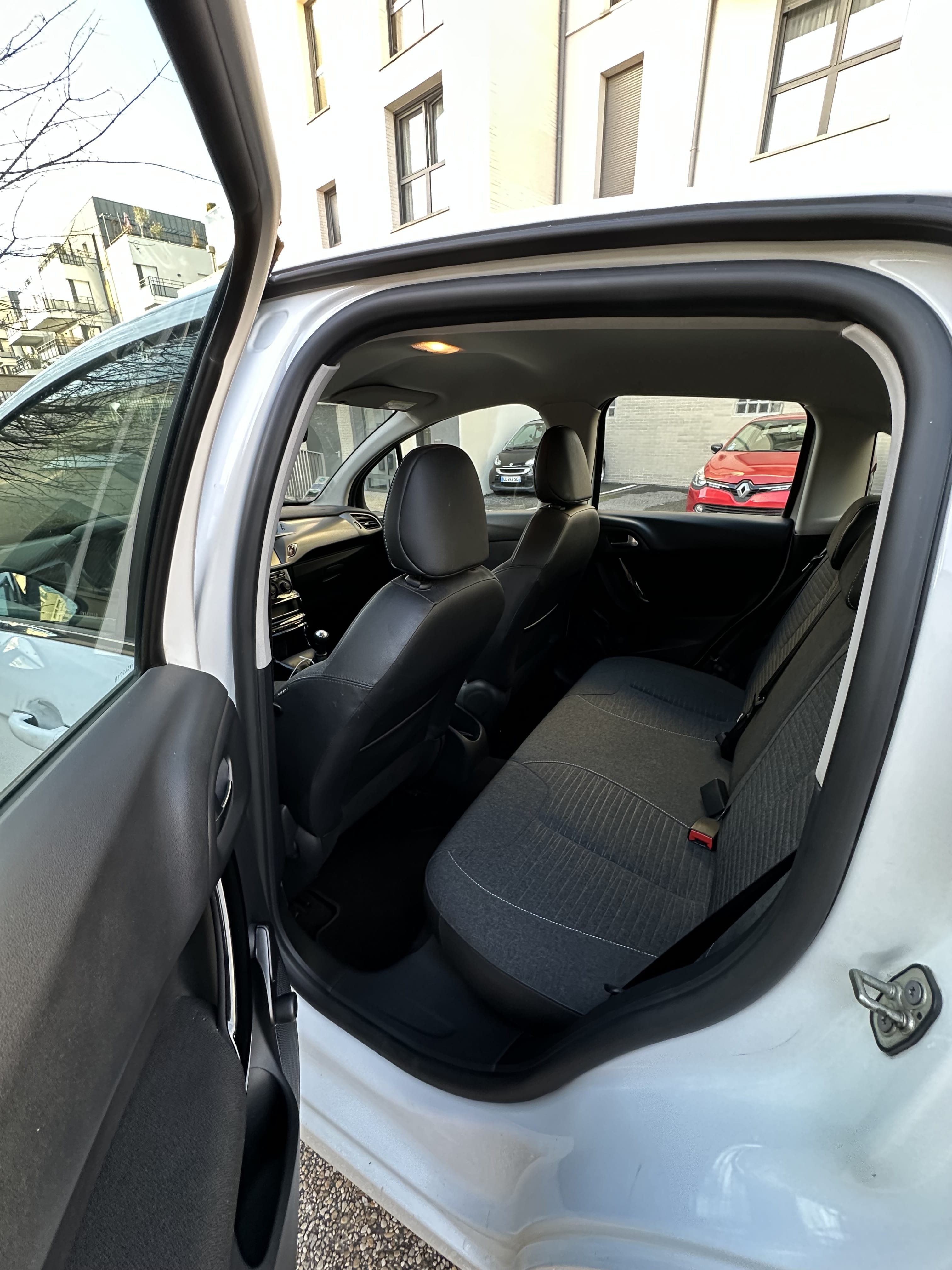 Citroen C3 avec CarPlay / Android Auto avec Audio Bluetooth