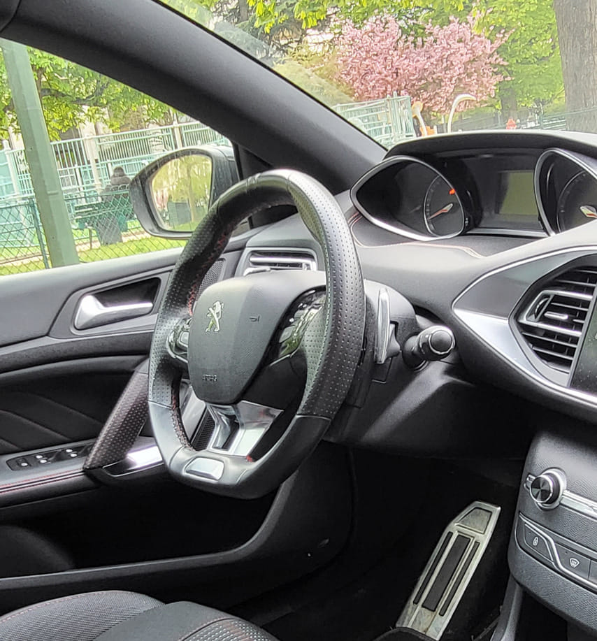 Peugeot 308 avec Siège bébé