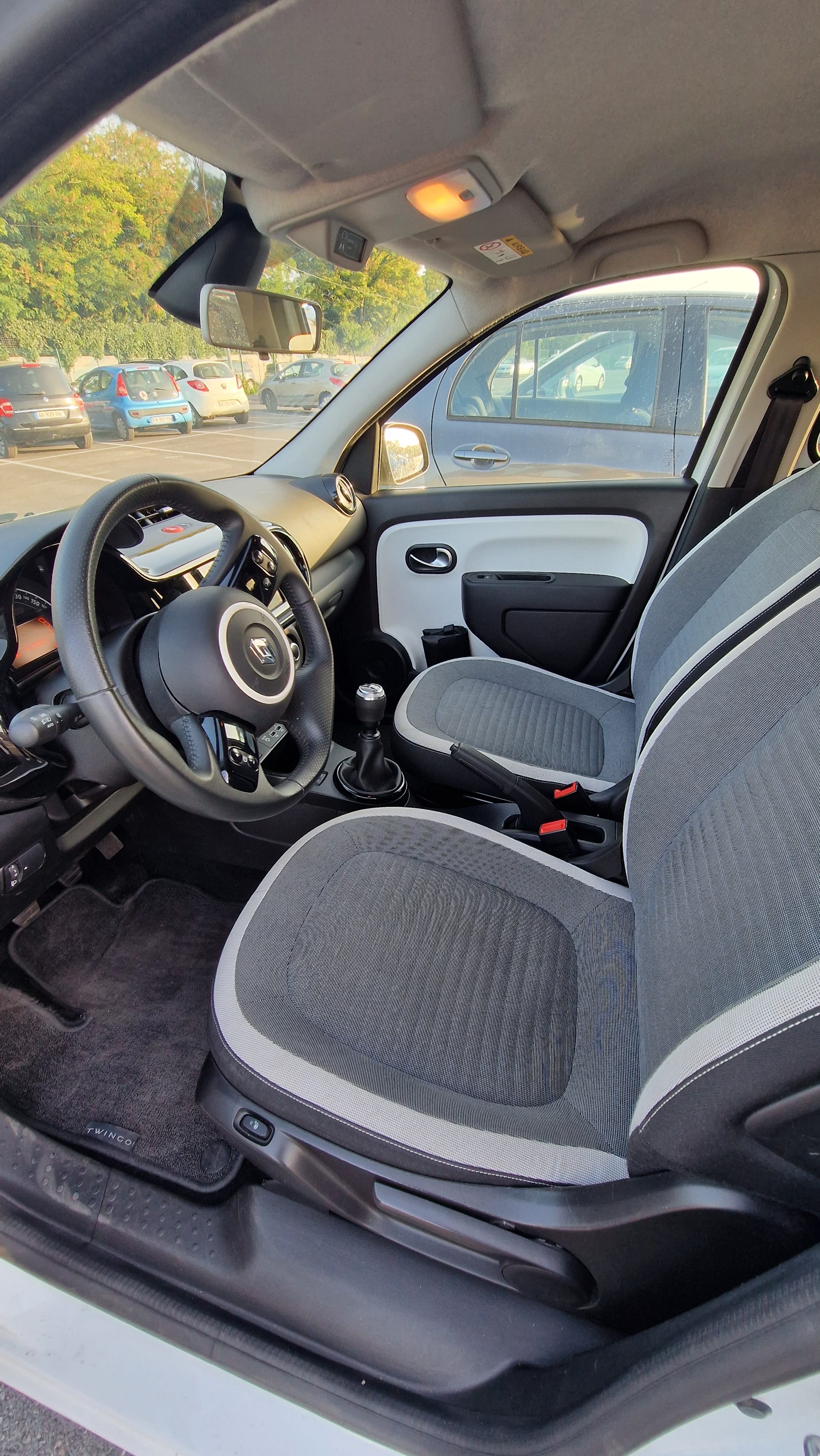 Renault Twingo III avec Siège bébé