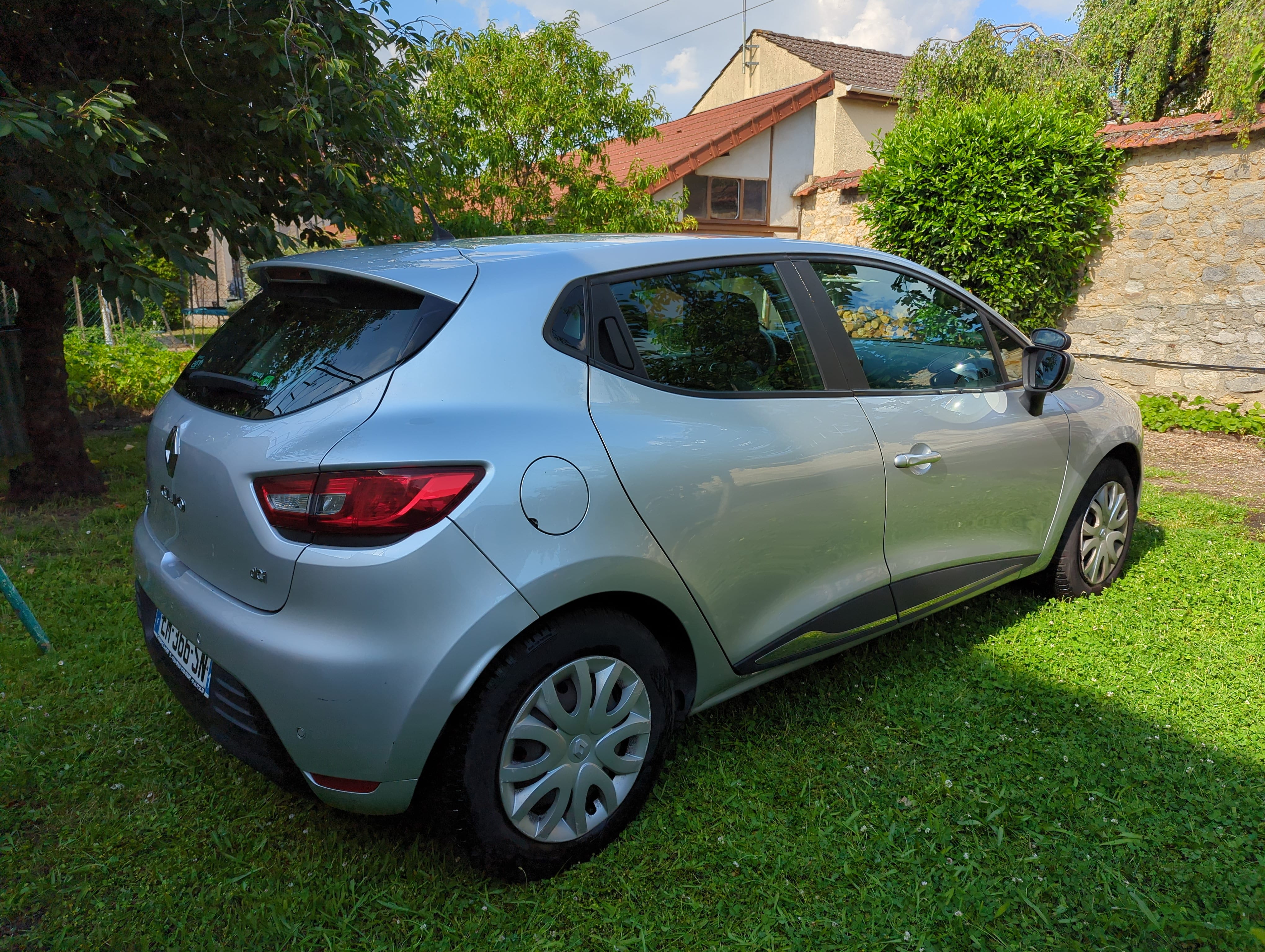 Renault Clio avec Siège bébé