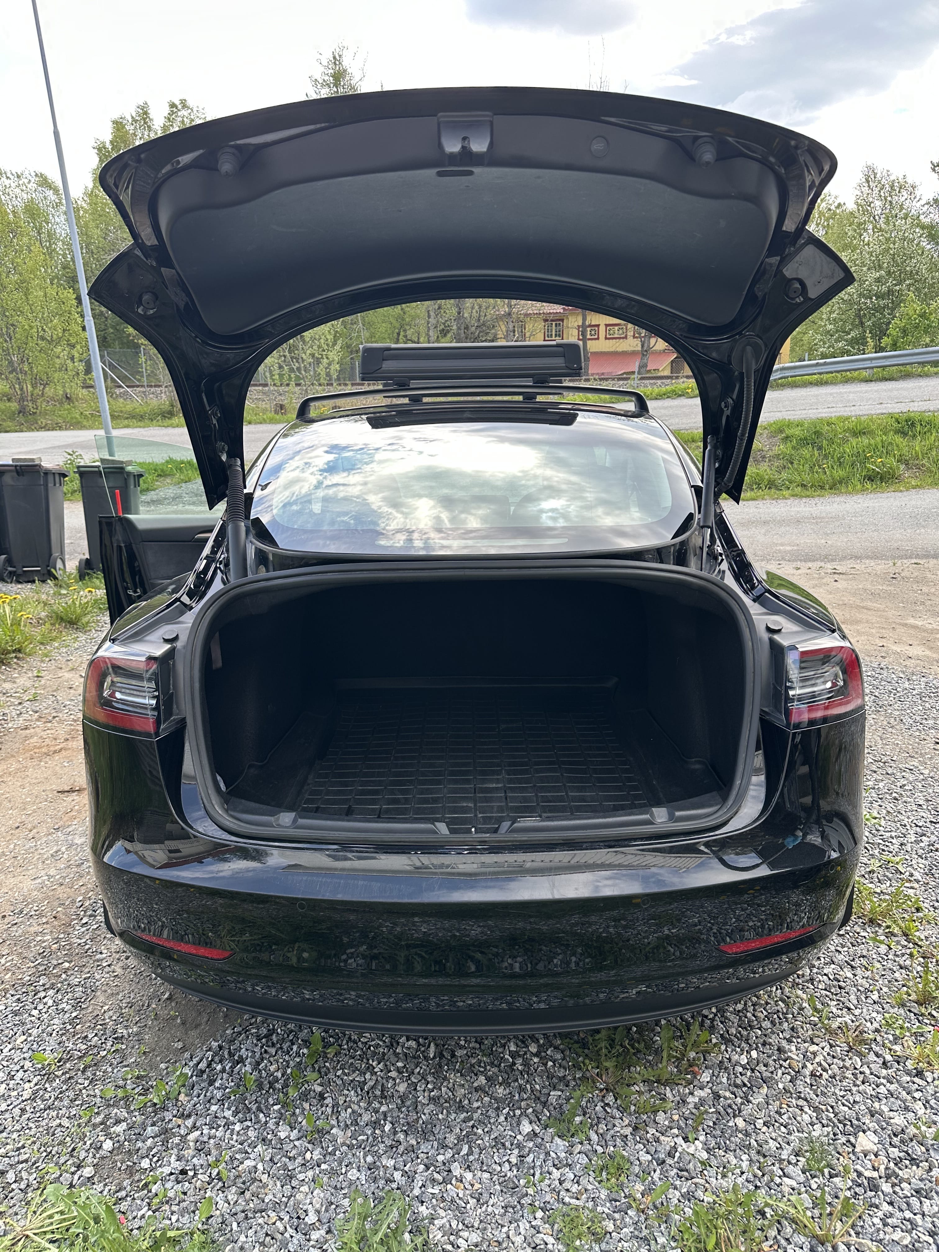 Tesla Model 3 Long Range med Babysete