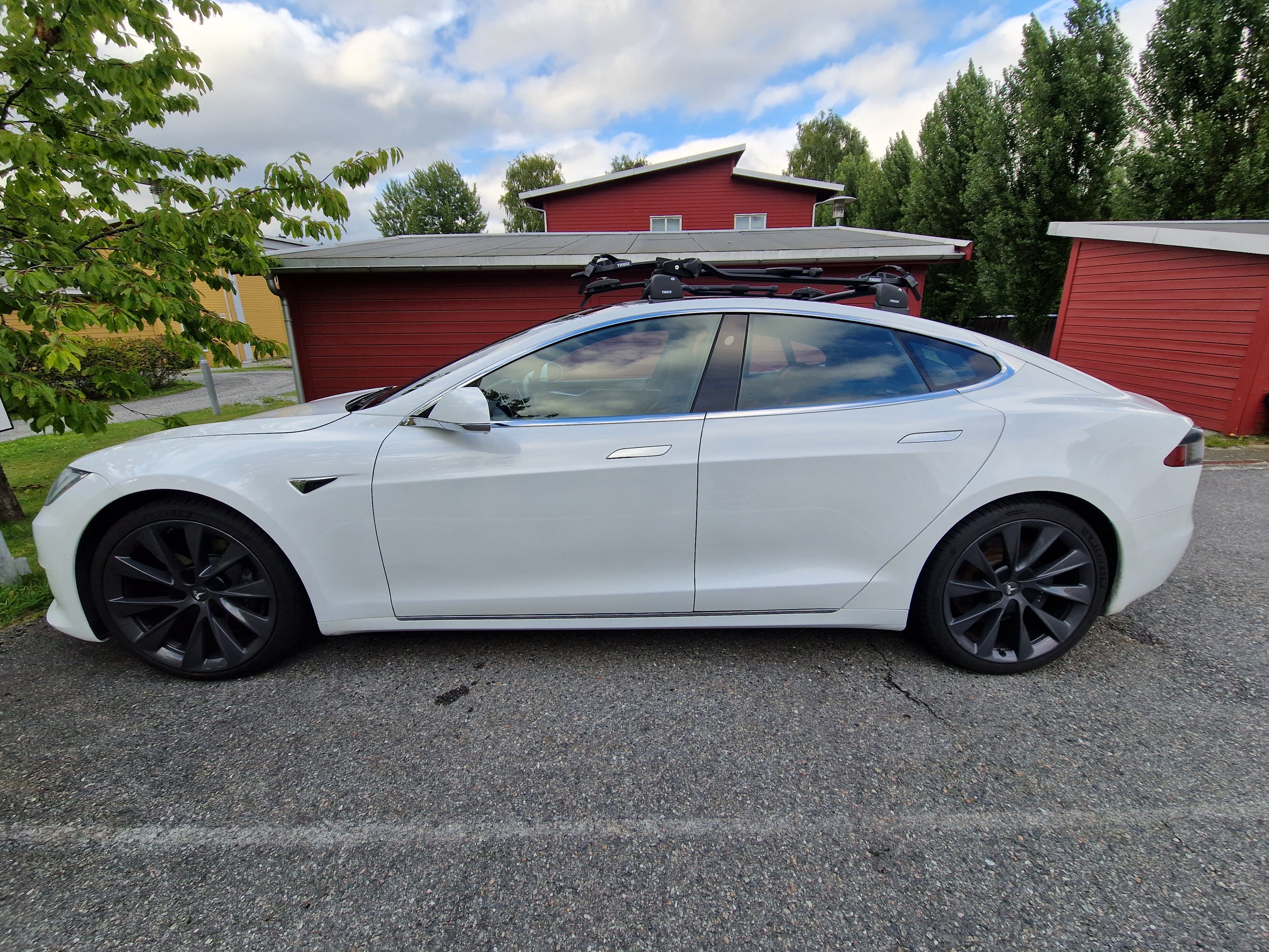 Tesla Model S med Vinterdekk