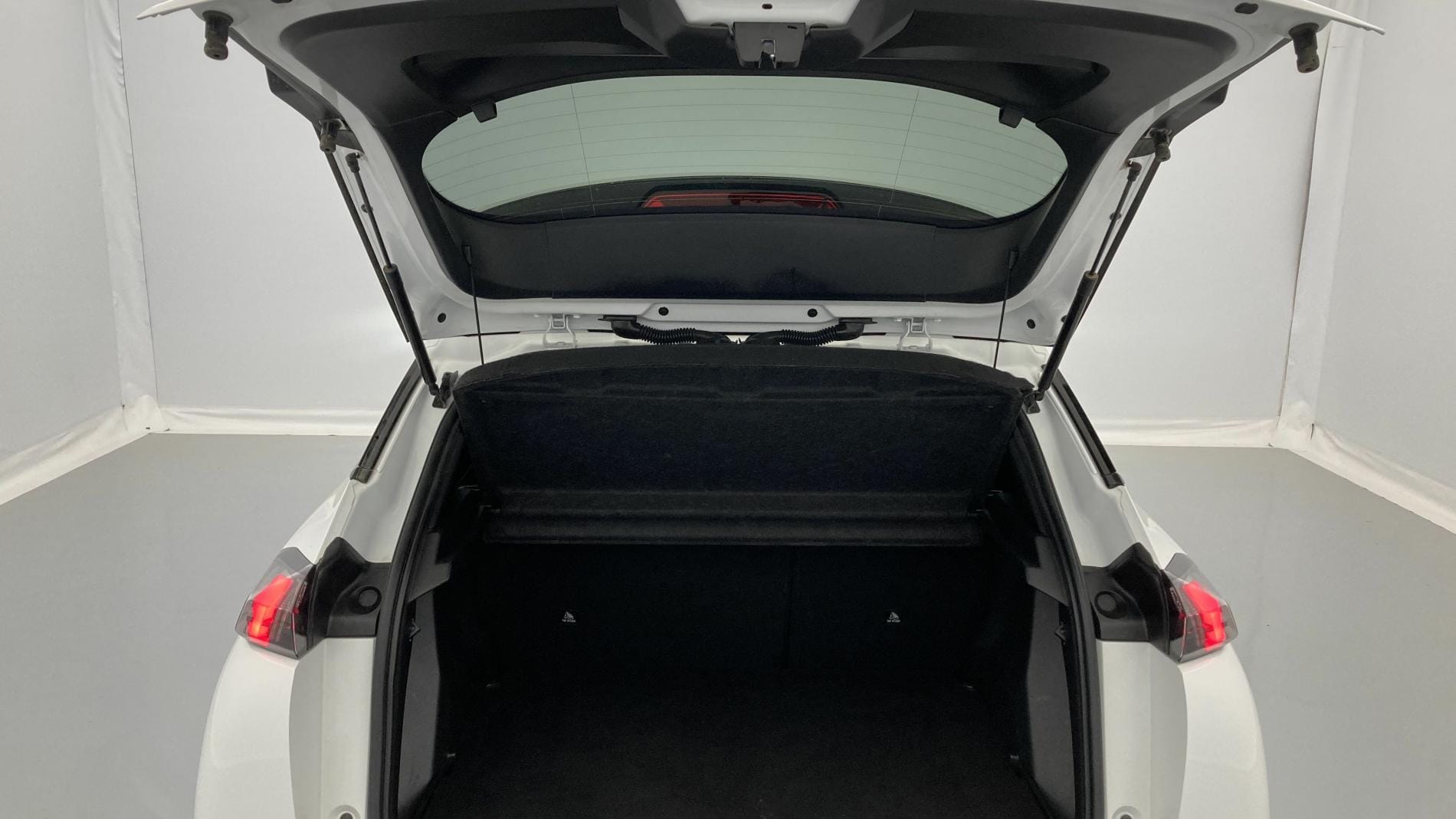 Peugeot 2008 Peugeot 2008 Allure 1.2 PURETECH 100 with Apple CarPlay