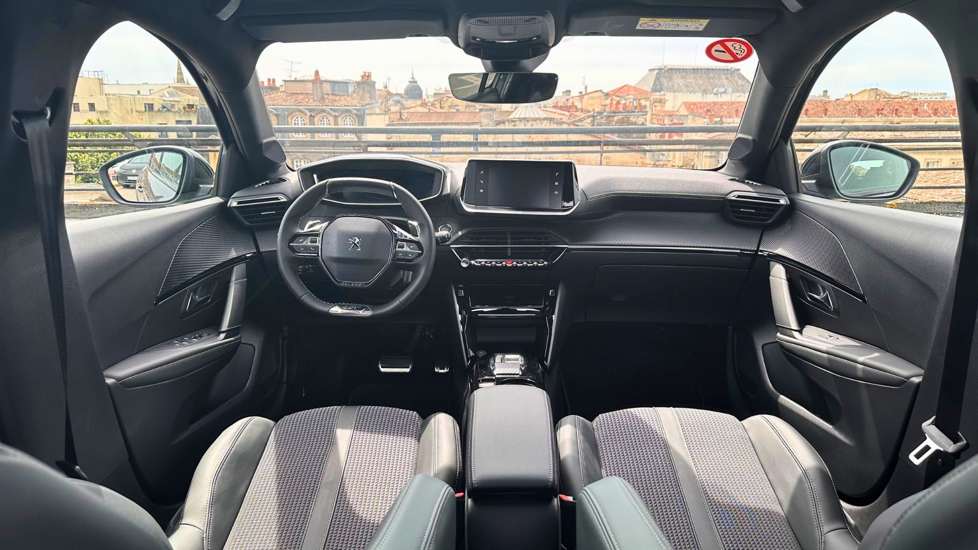 Peugeot 208 GT Line Grise | AUTO | Éco 5.4L | GARE ST-JEAN (750m) avec GPS