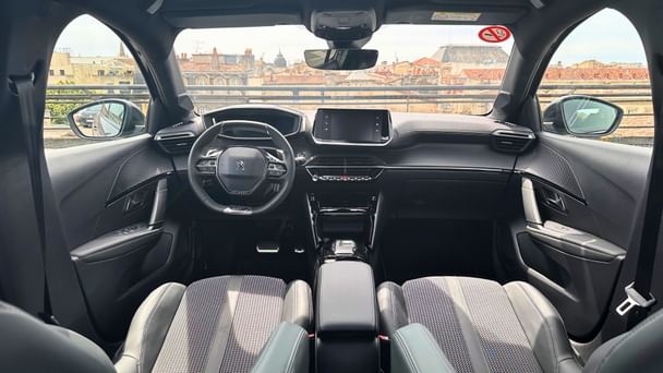 Peugeot 208 GT Line Grise avec GPS