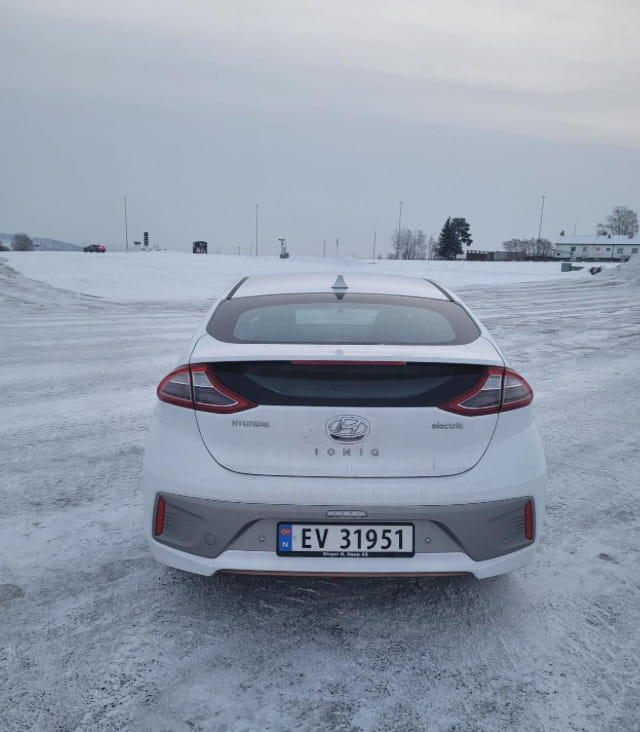Hyundai Ioniq with Air conditioning