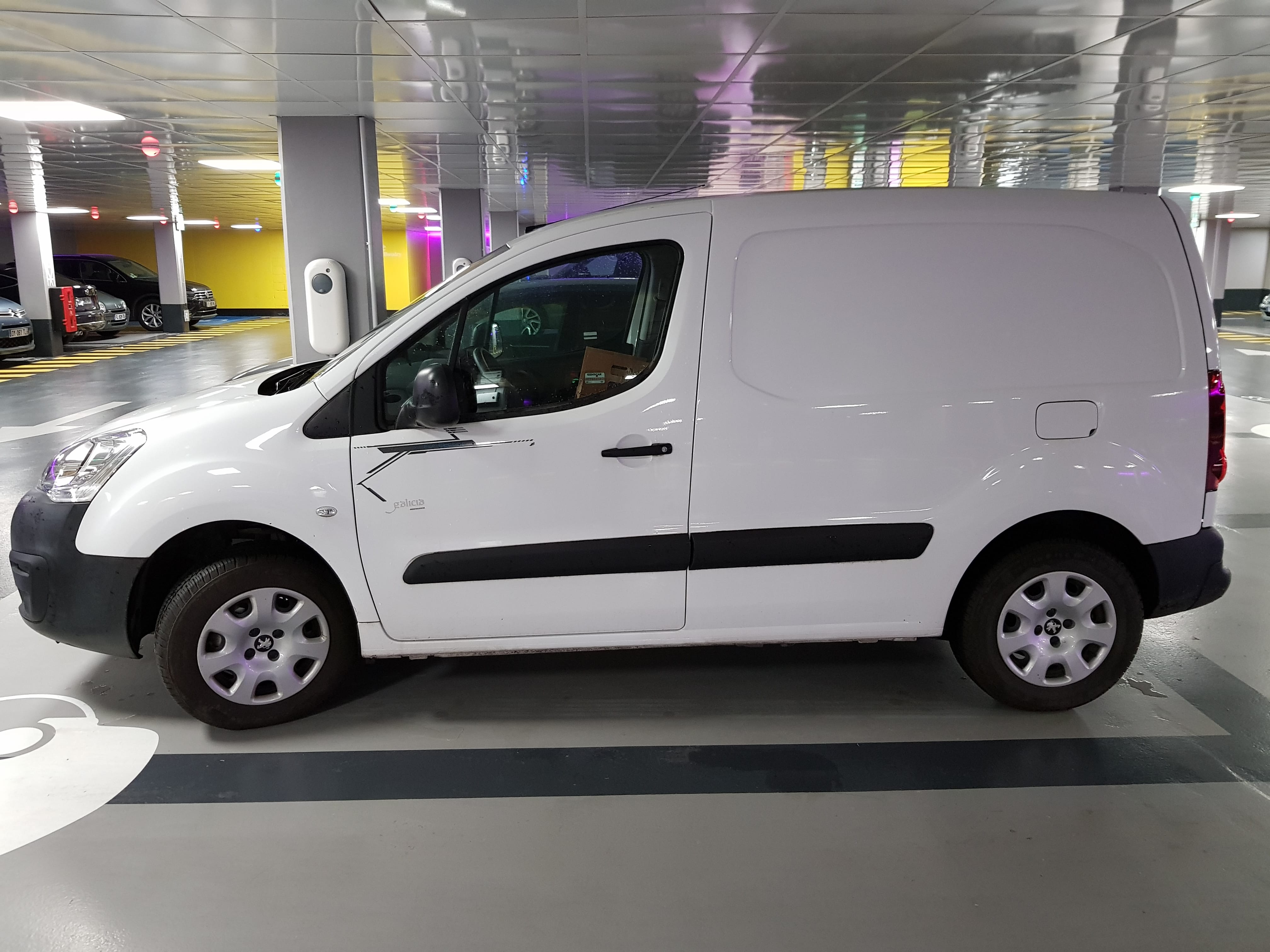 Peugeot Partner Fourgon Electrique avec Climatisation