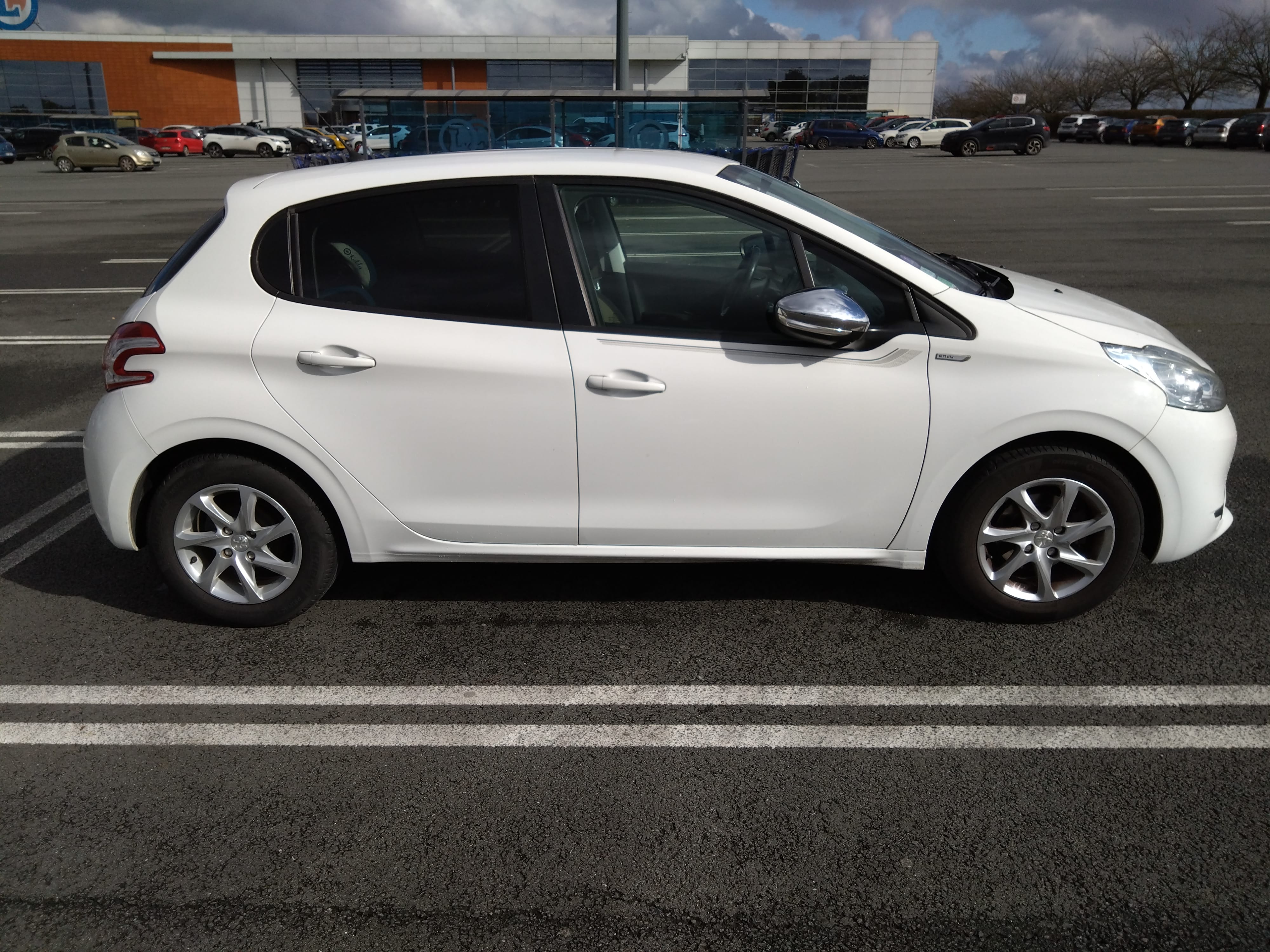 Peugeot 208 avec Climatisation