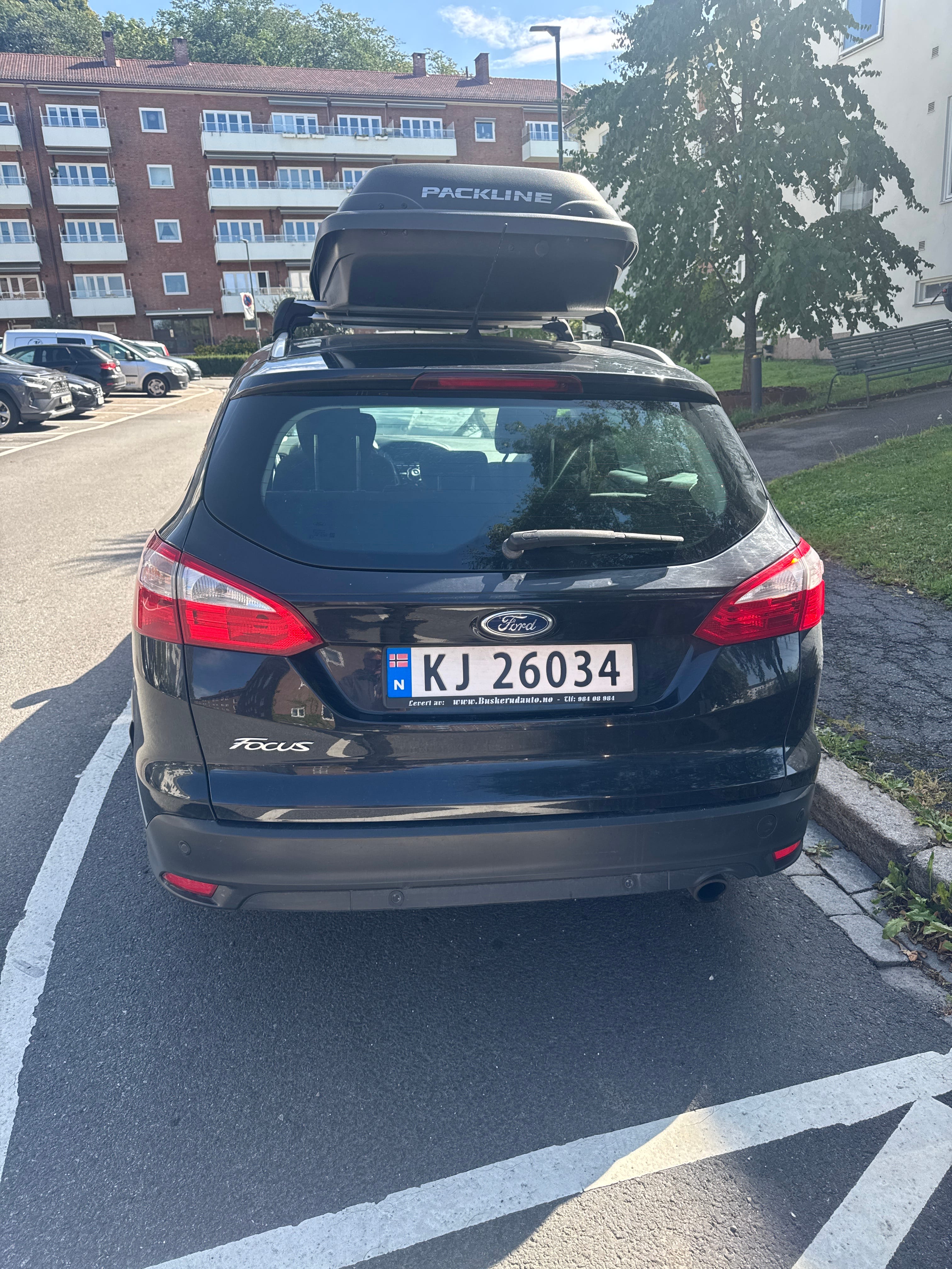 Ford Focus mit Skiträger