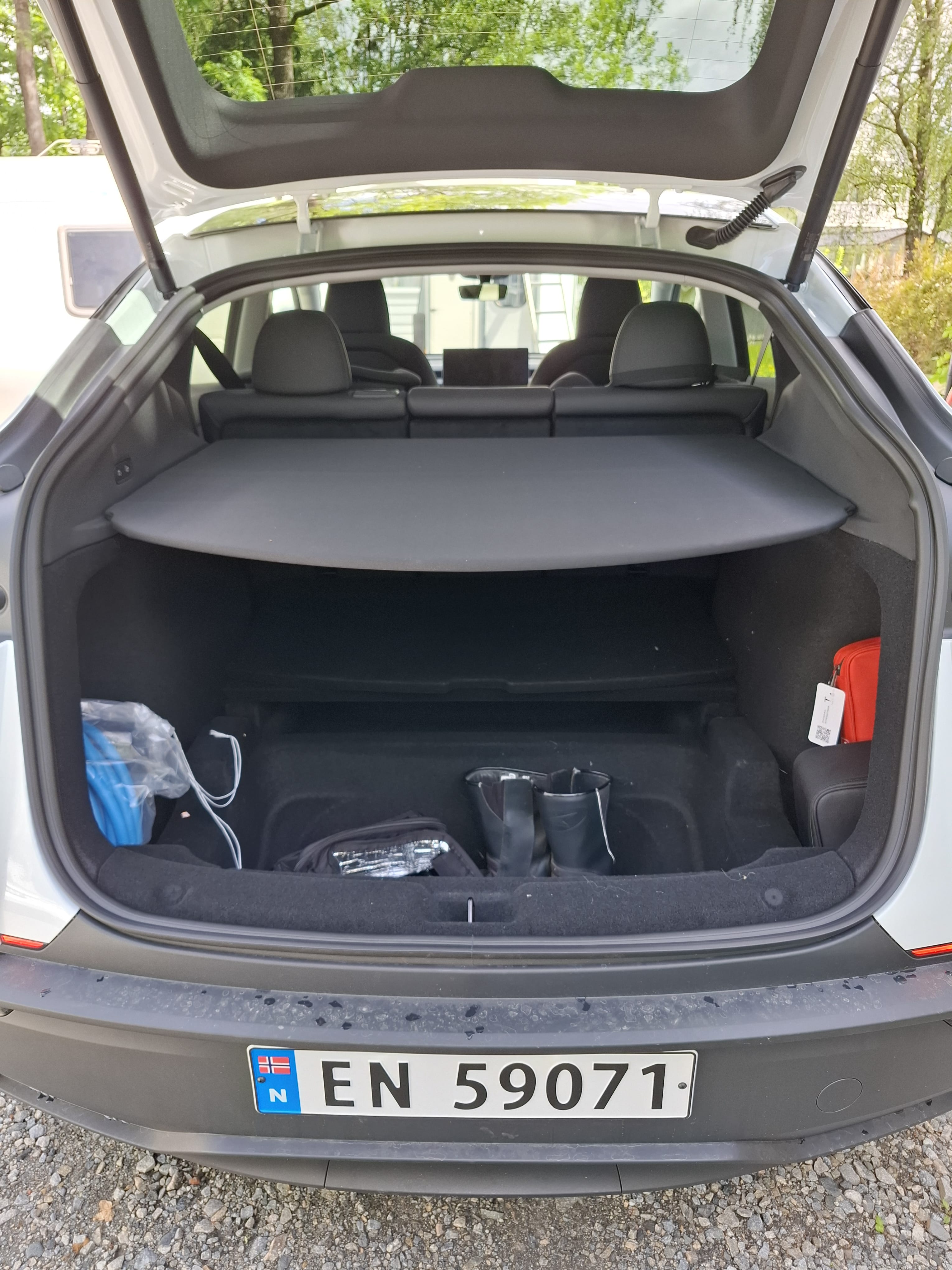 Tesla Model Y Long Range with Dashcam