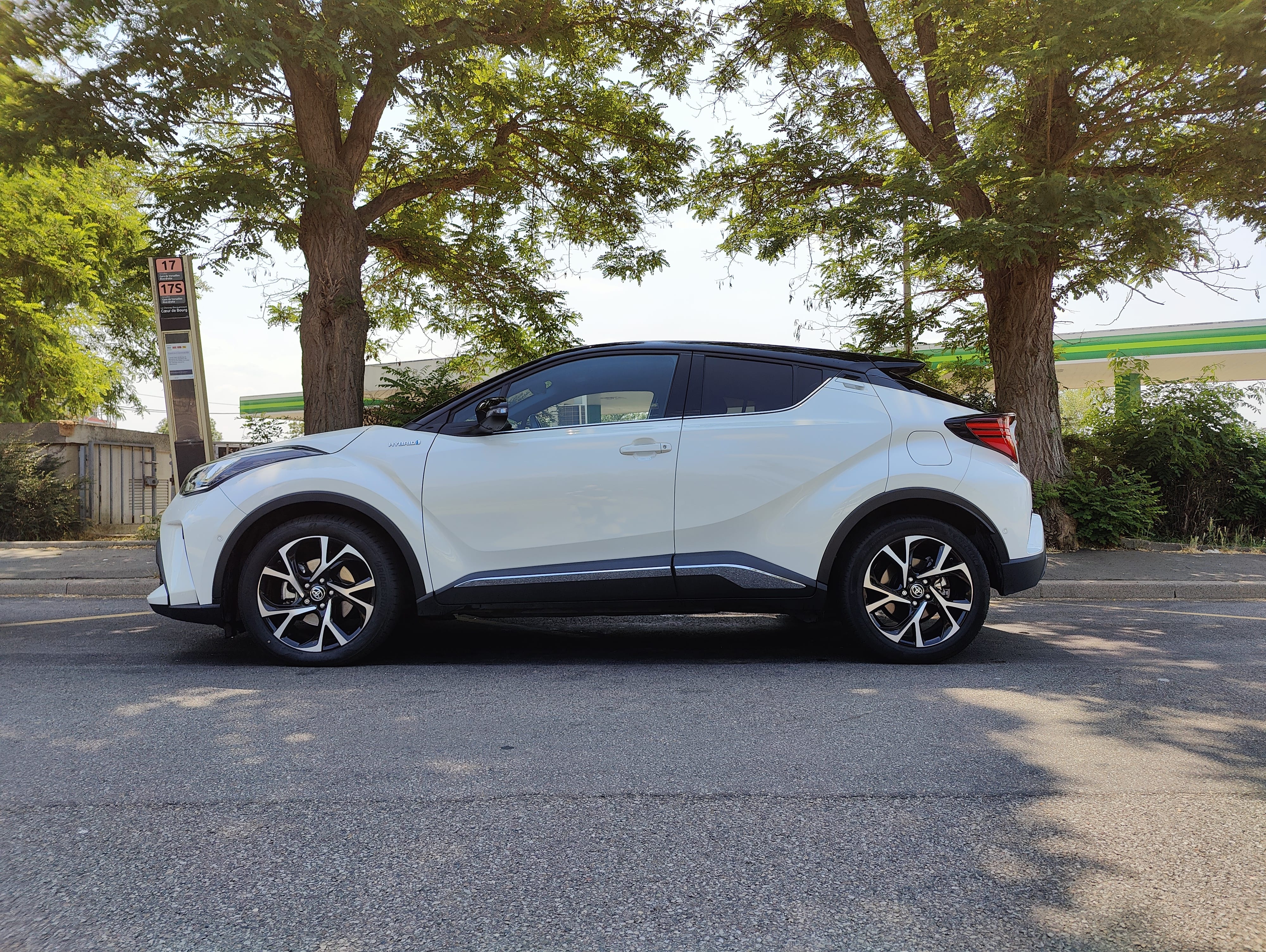 Toyota C-HR Hybrid avec Climatisation