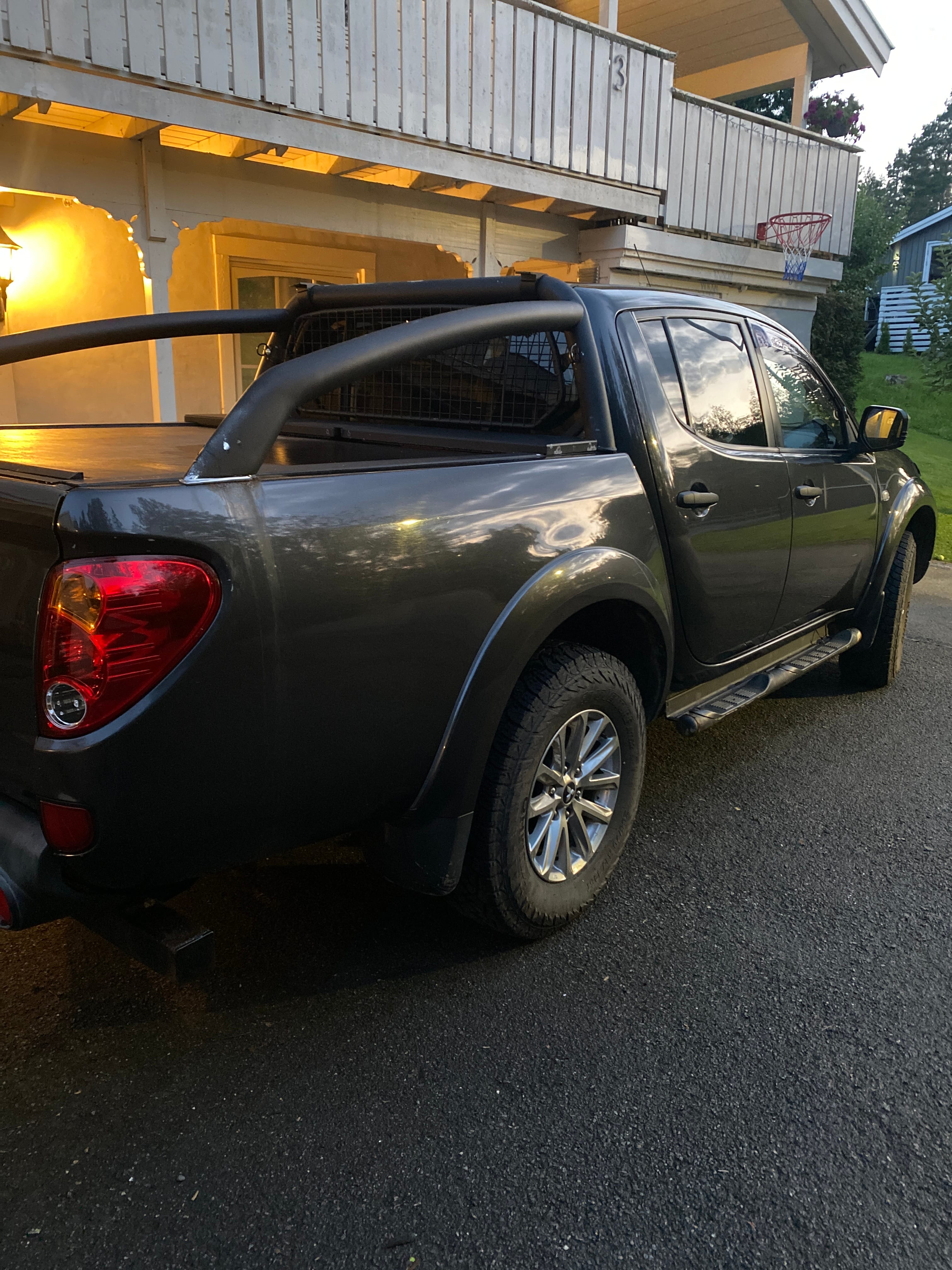 Mitsubishi L200 Pick-Up Ryggekamera, automatgir lettkjørt 5 seter pickup med Aircondition