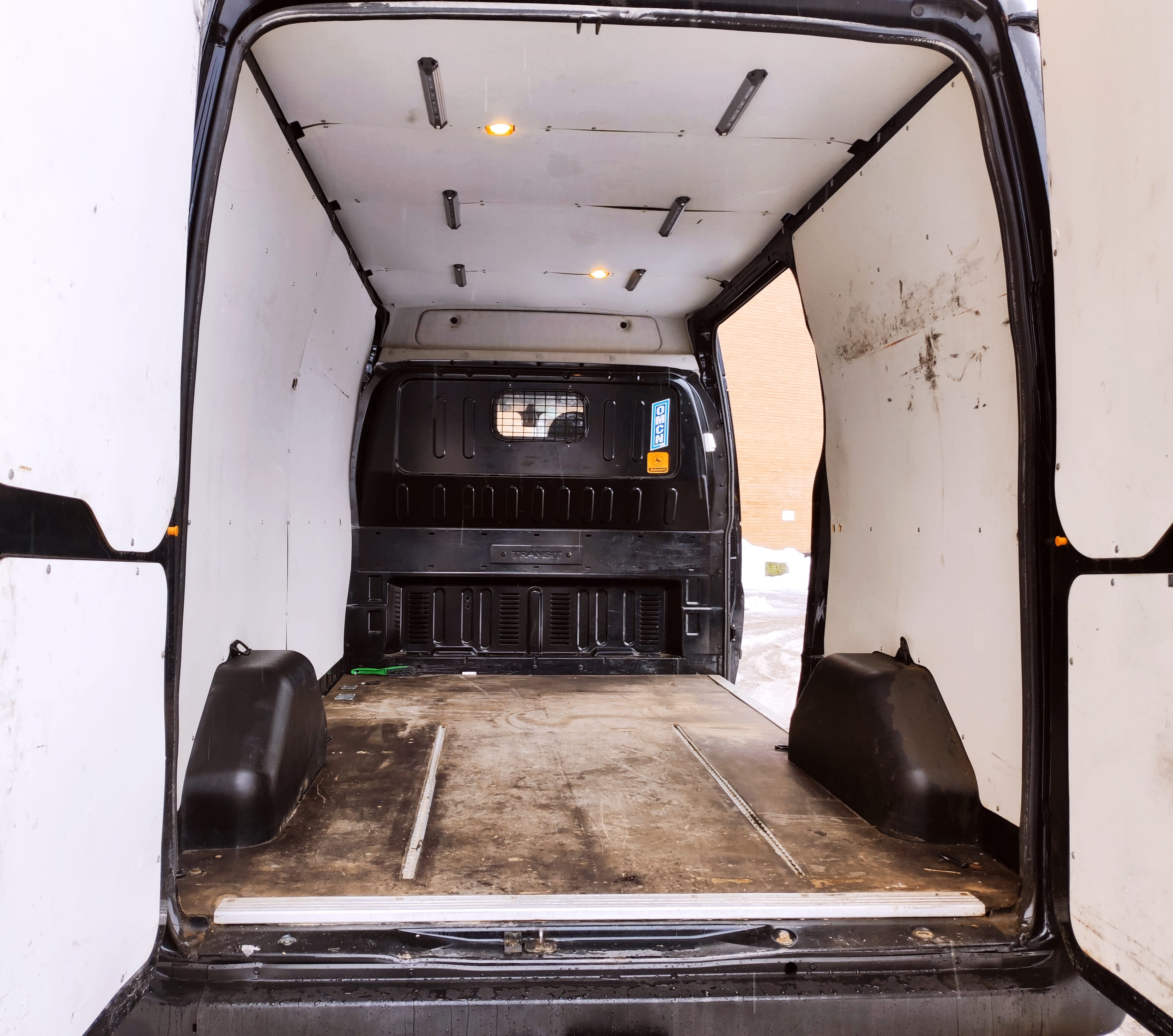 Ford Transit Varebil 2.2 with Hitch