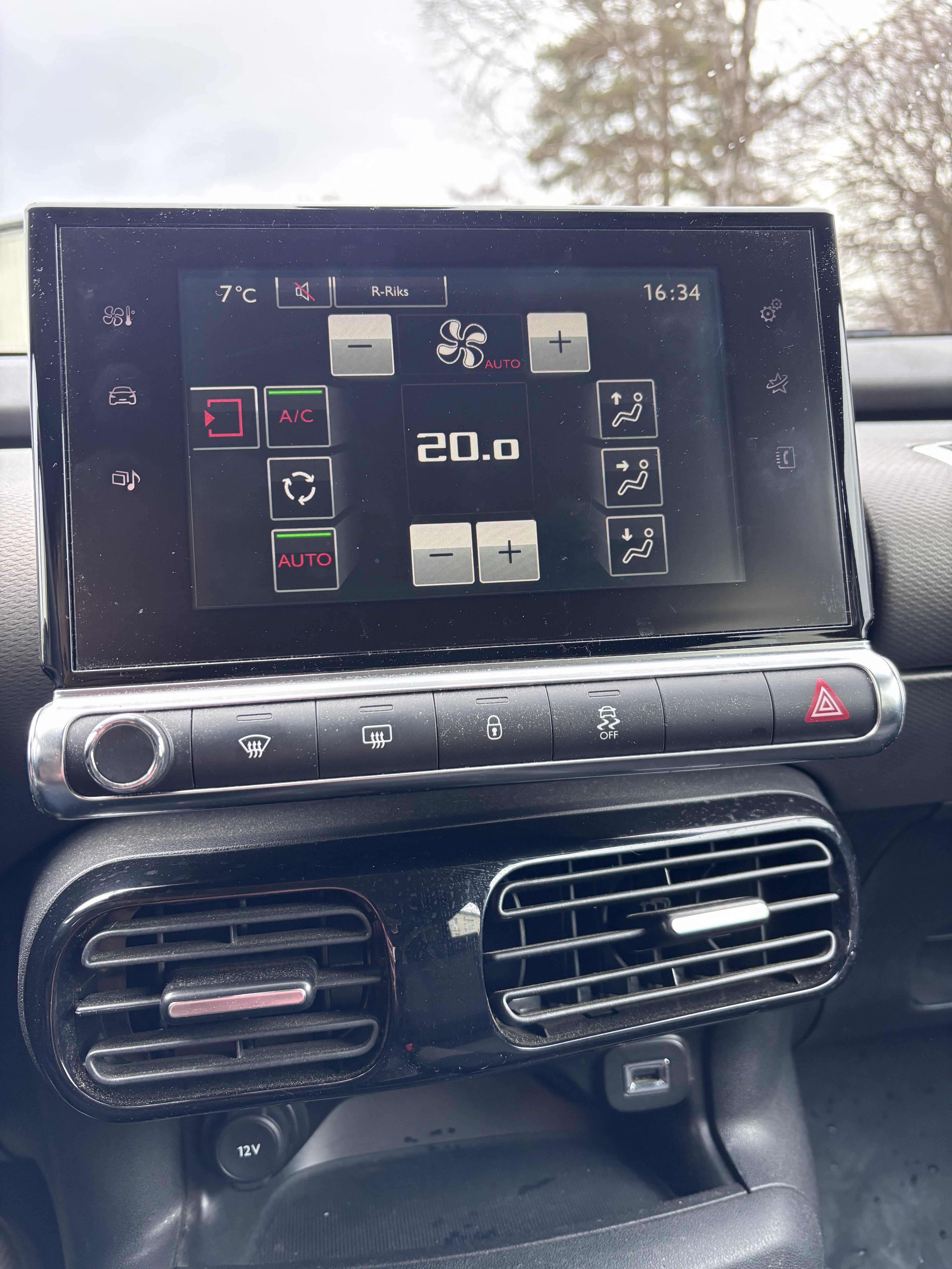 Citroen C4 Cactus med Tilhengerfeste