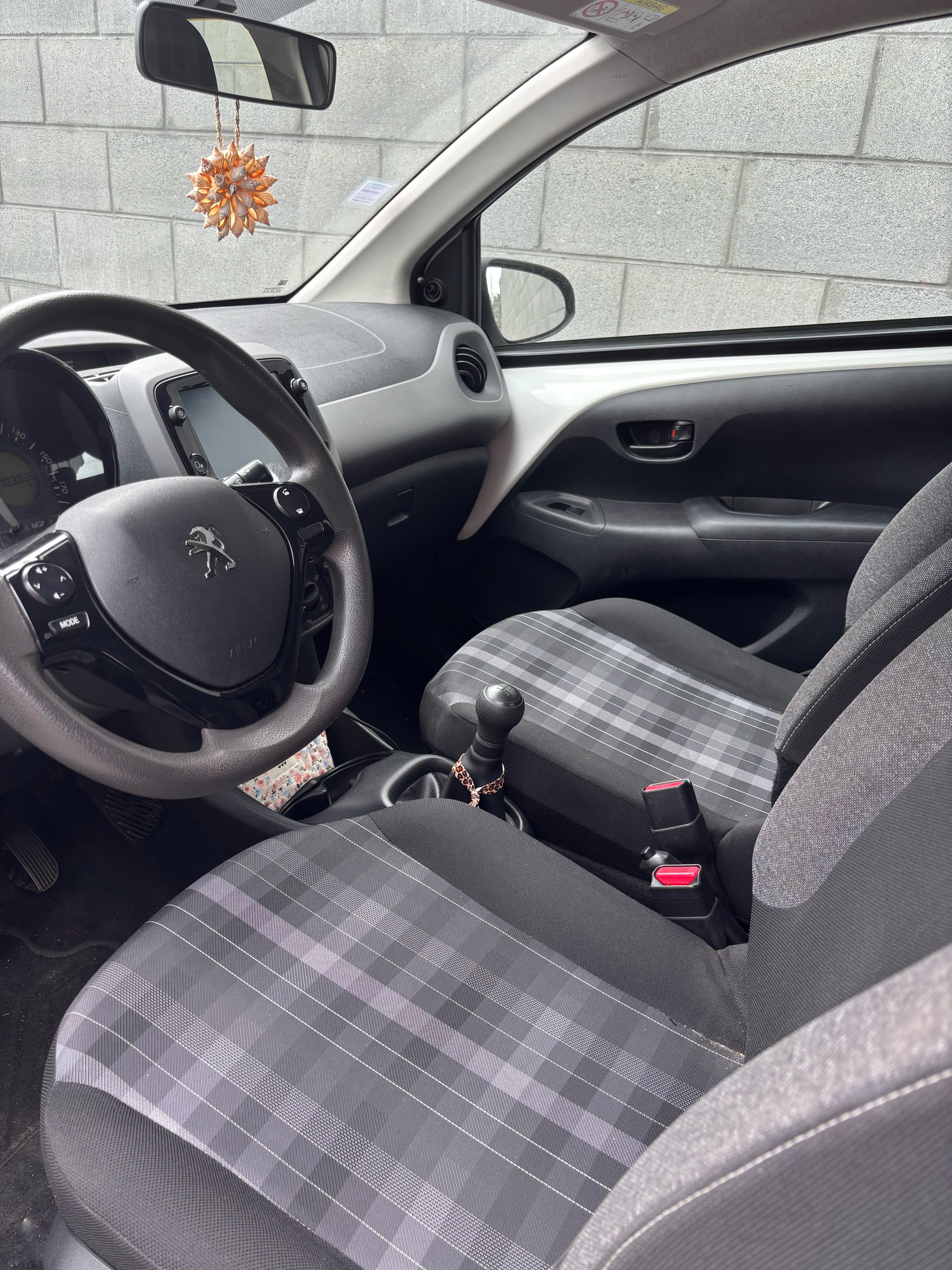 Peugeot 108 avec GPS