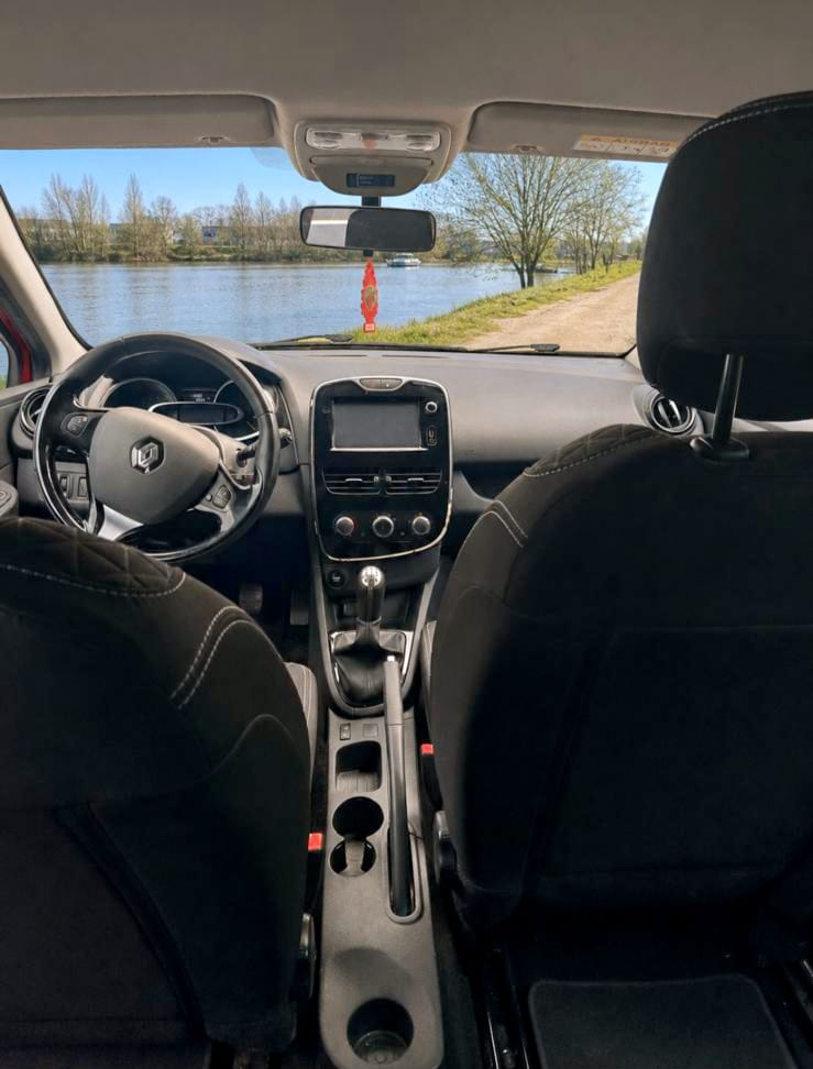 Renault Clio Éco - Gare de Sète à 2min / Clim / Accés autonome avec Régulateur de vitesse
