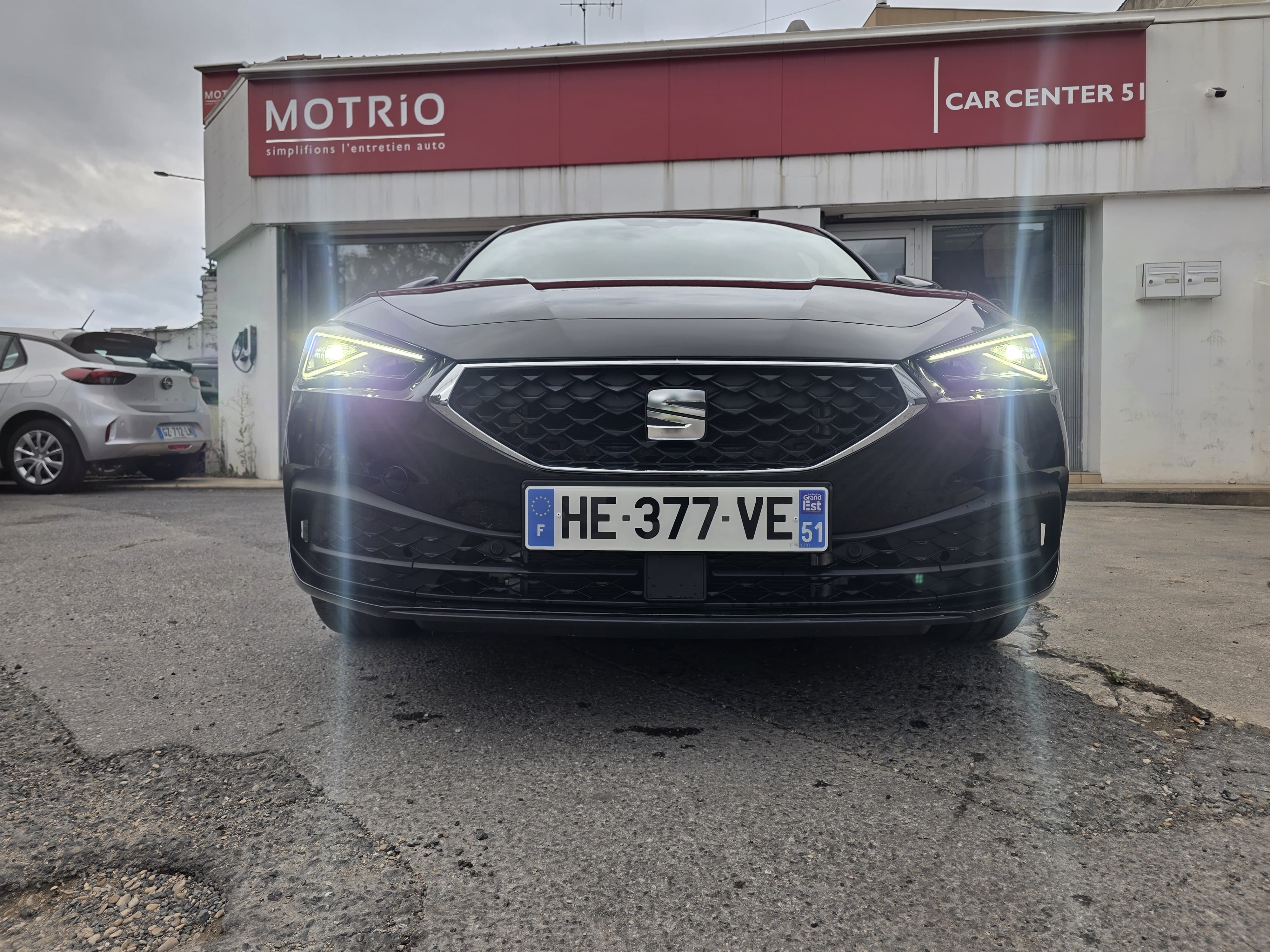 Seat Leon, 2025, Essence 95 / Électrique (hybride), automatique