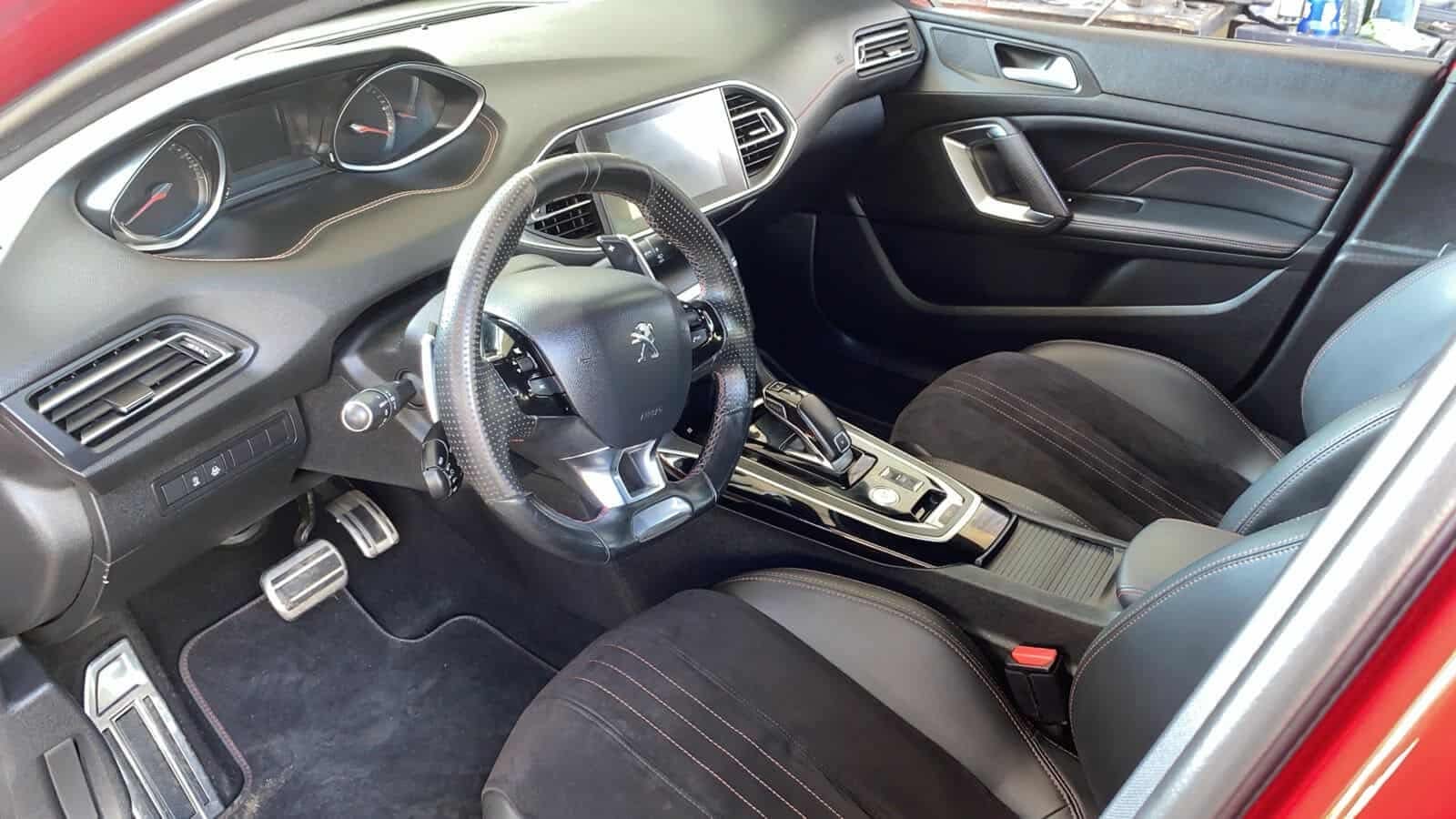Peugeot 308 GT avec GPS