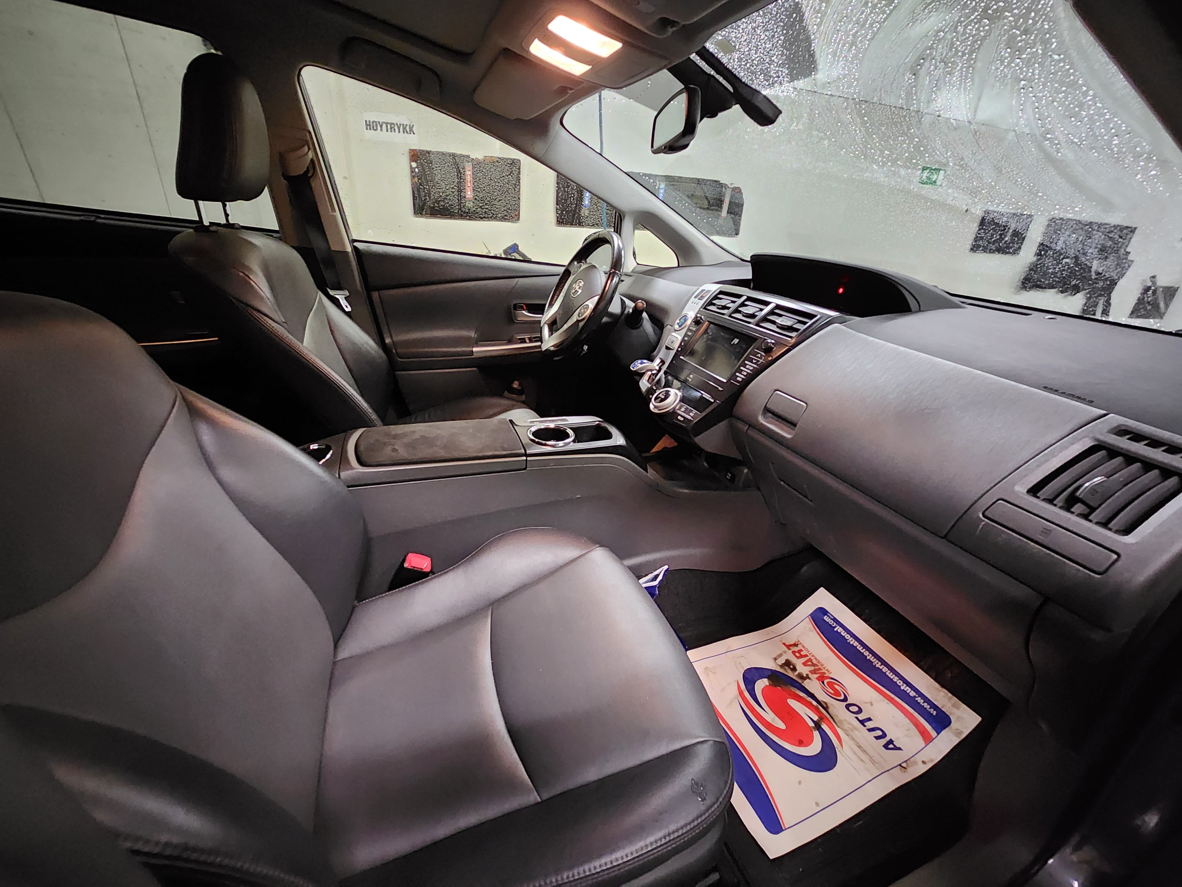 Toyota Prius 1.8 Hybrid, Automat, 7.seter/ Stor bagasjerom, inkl Beboerkort sone parkering. med Cruisekontroll