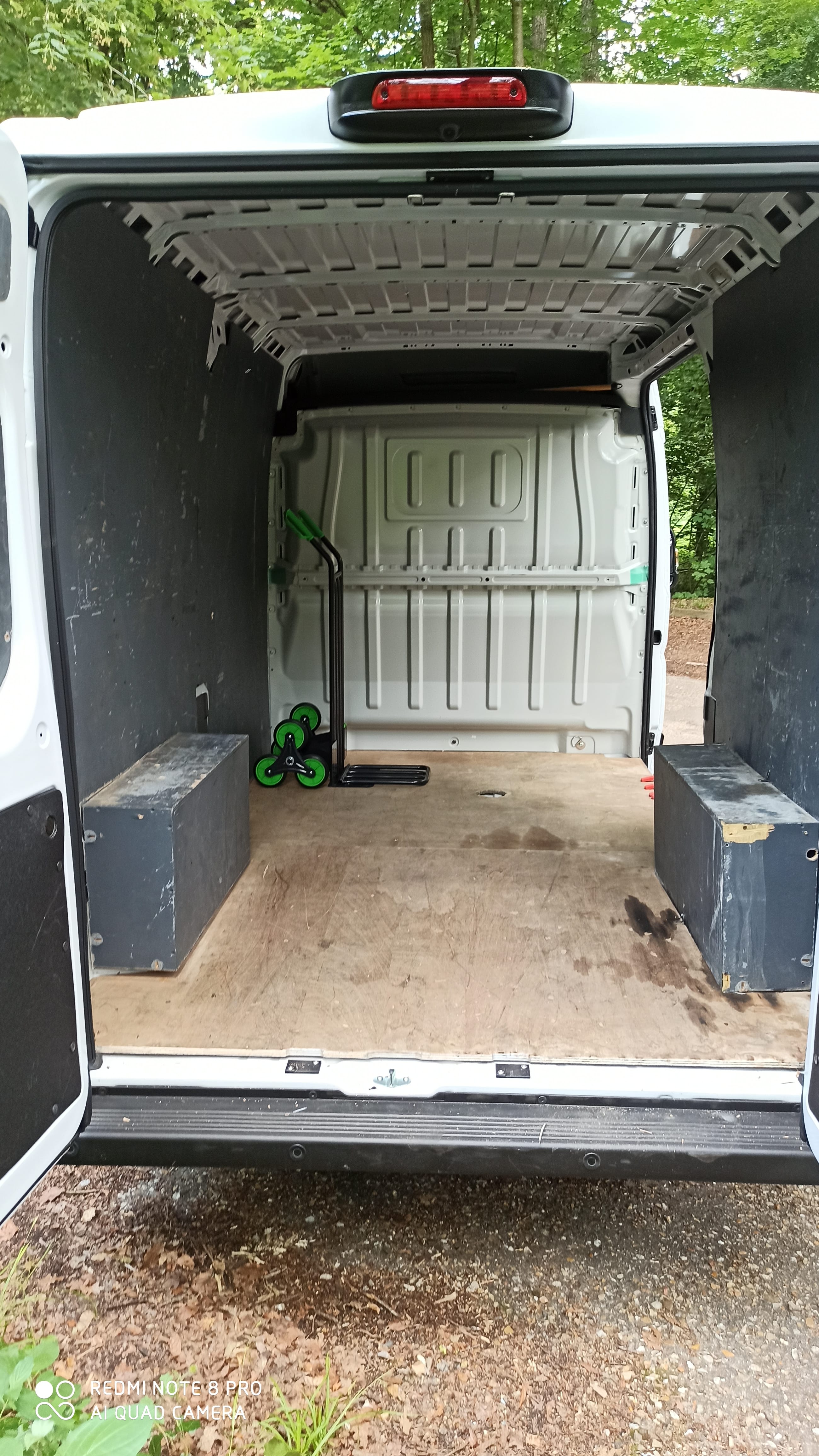 Peugeot Boxer avec diable et rampes