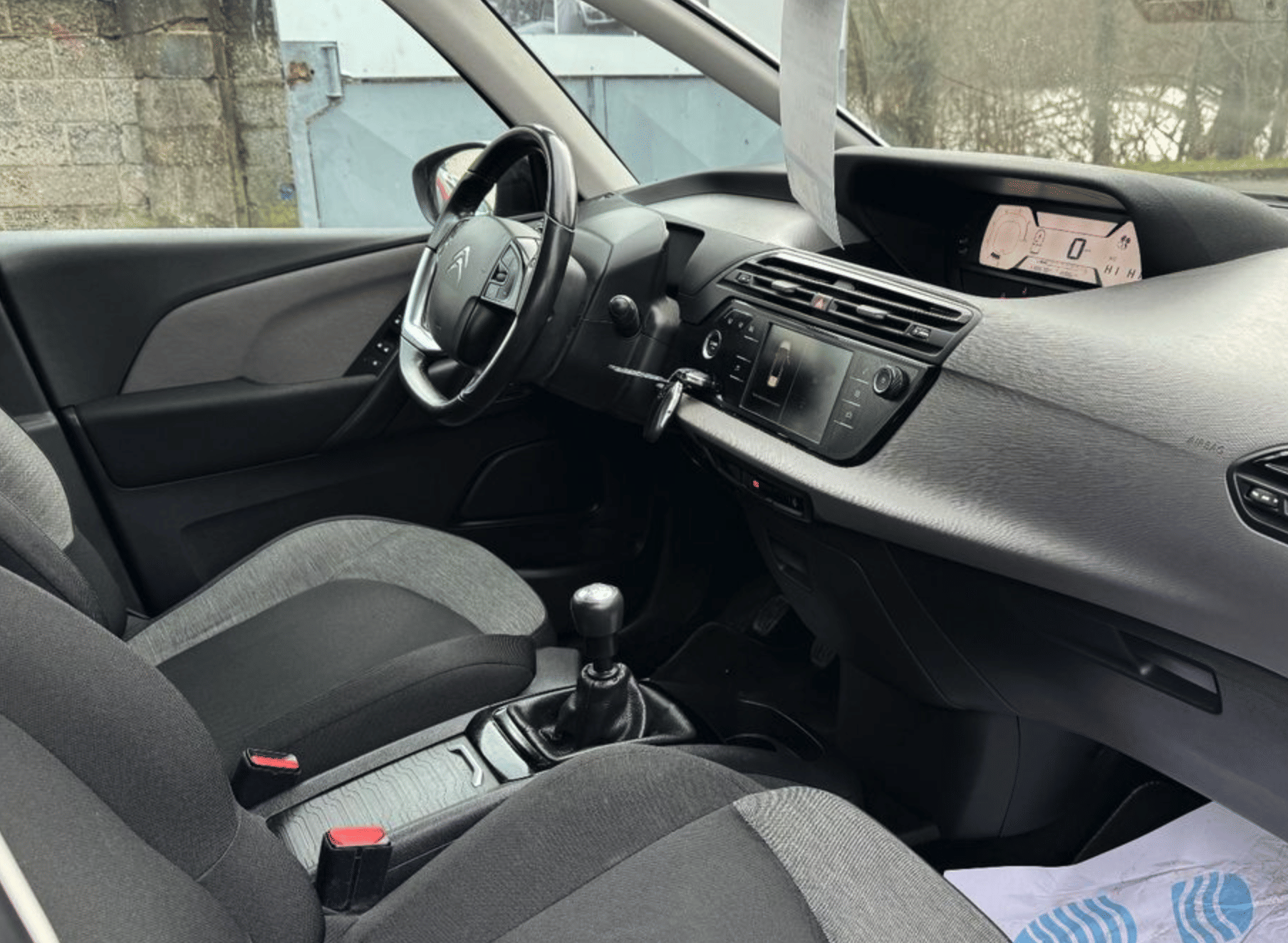 Citroen C4 Grand Spacetourer avec Pneus neige