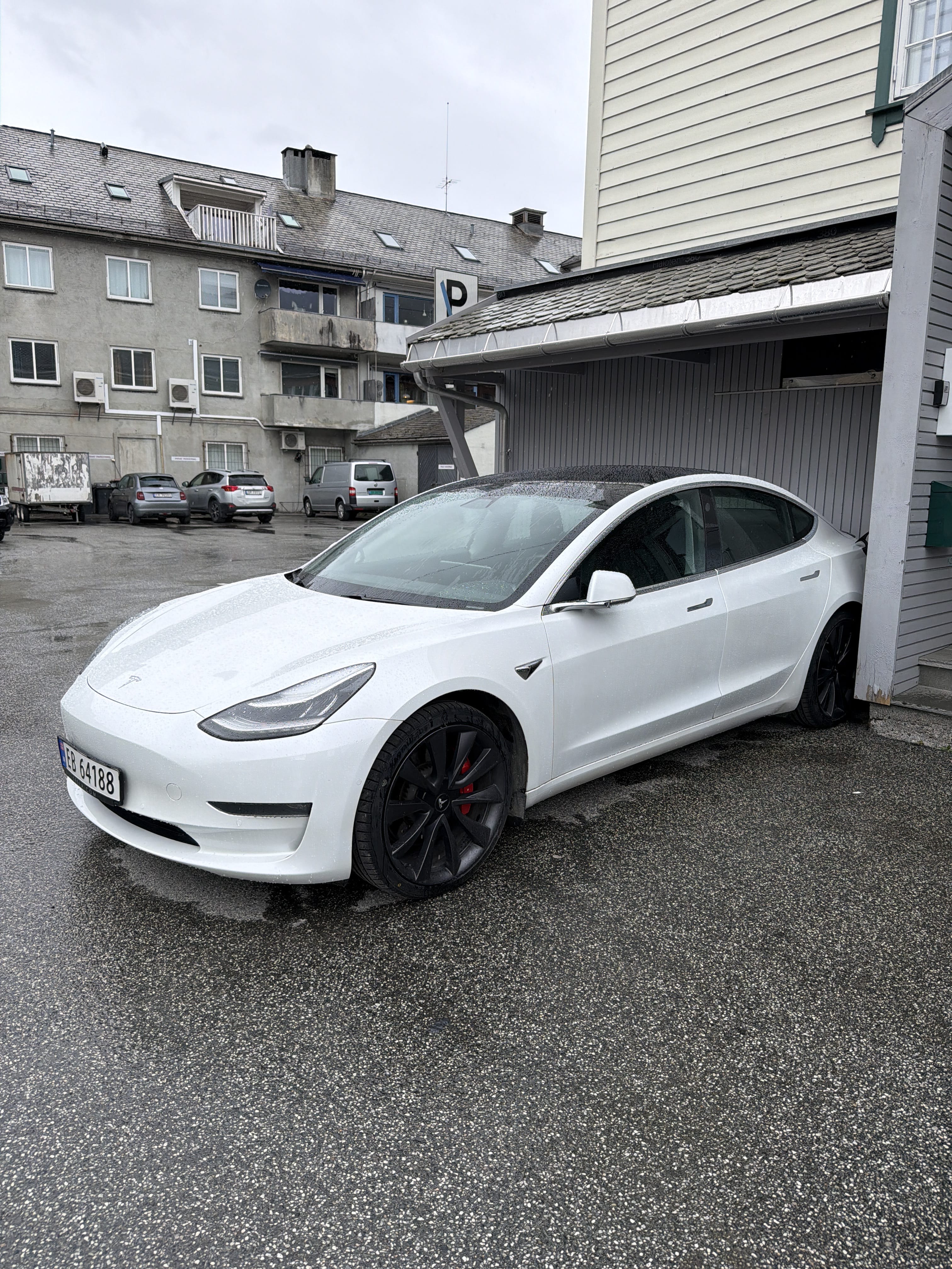 Tesla Model 3 Performance med GPS