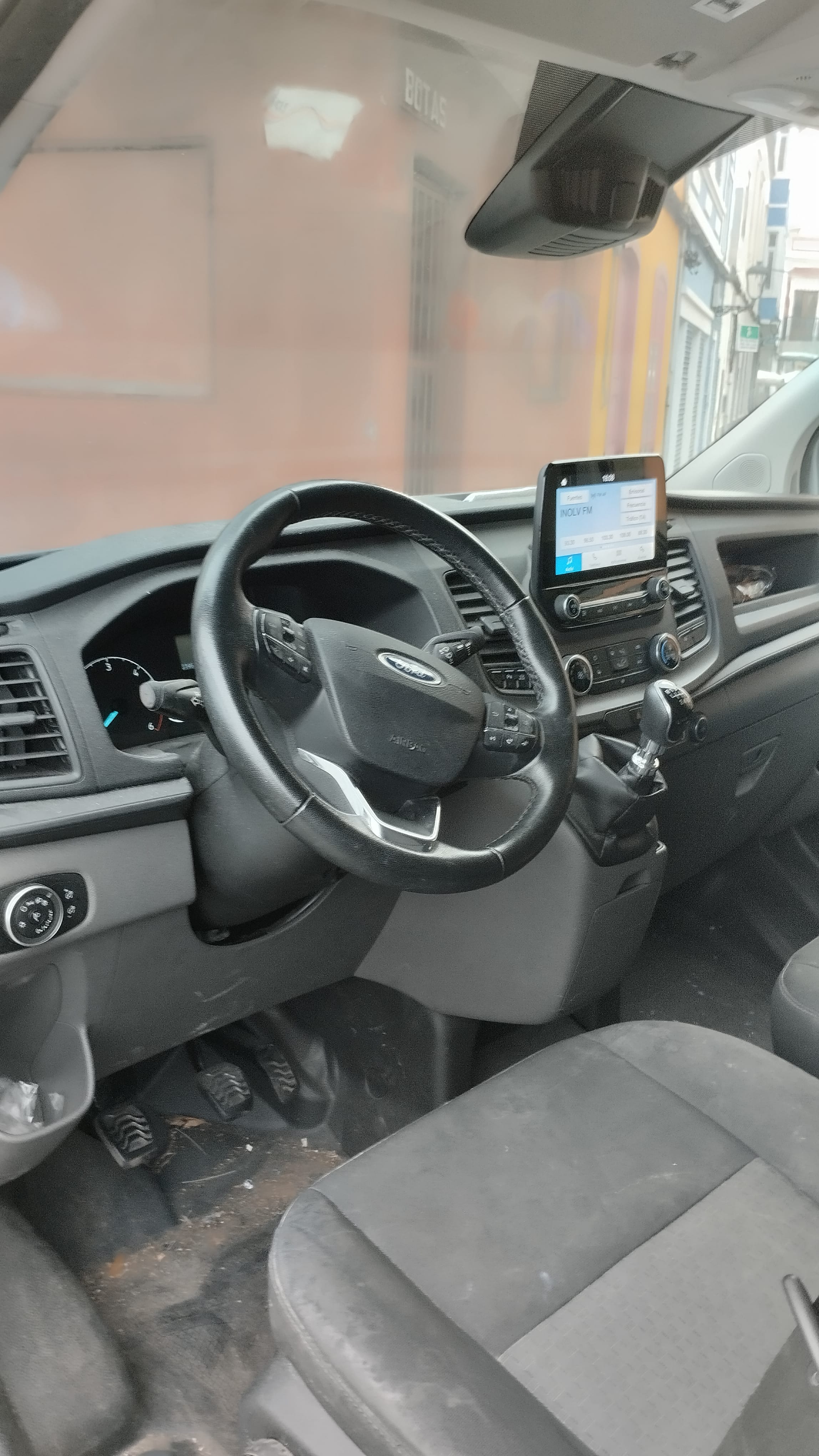 Ford Transit Custom Furgoneta mit Dachbox