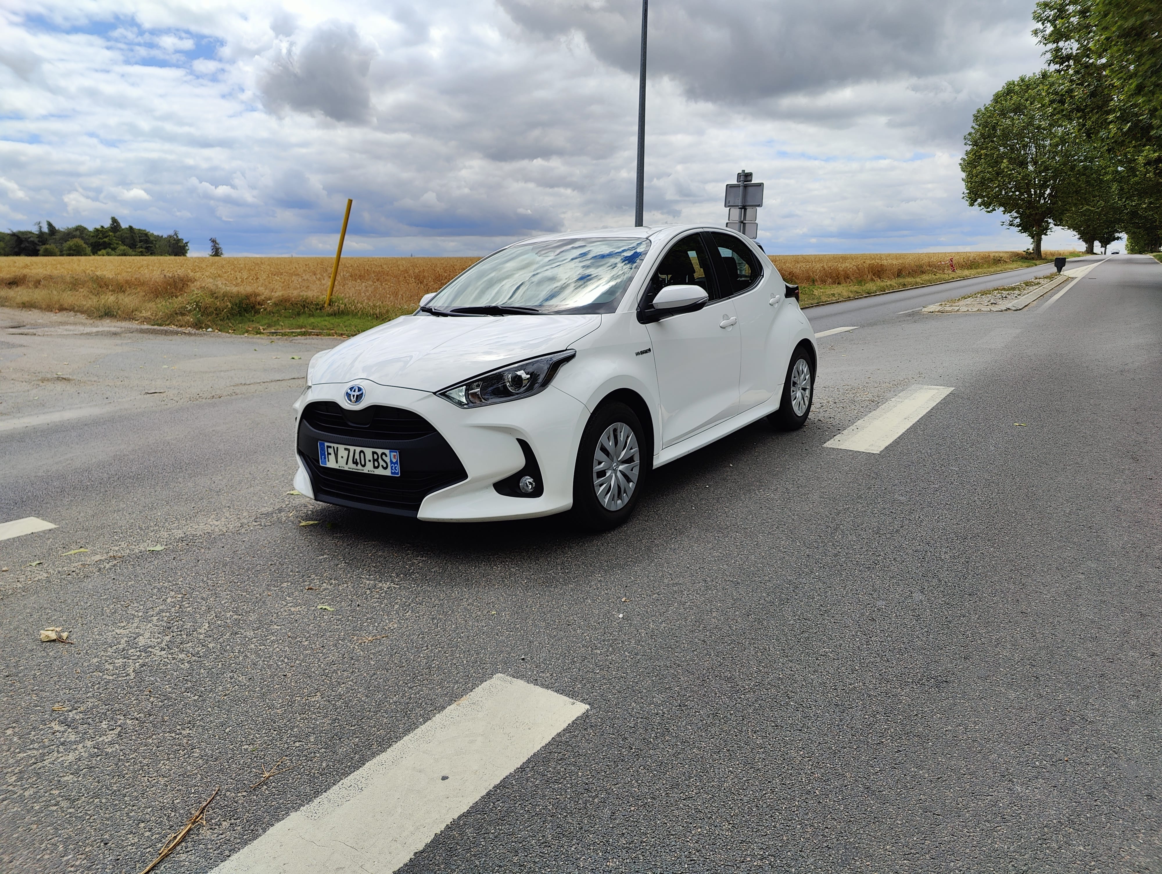 Toyota Yaris Hybride, 2020, Essence 95 / Électrique (hybride), automatique