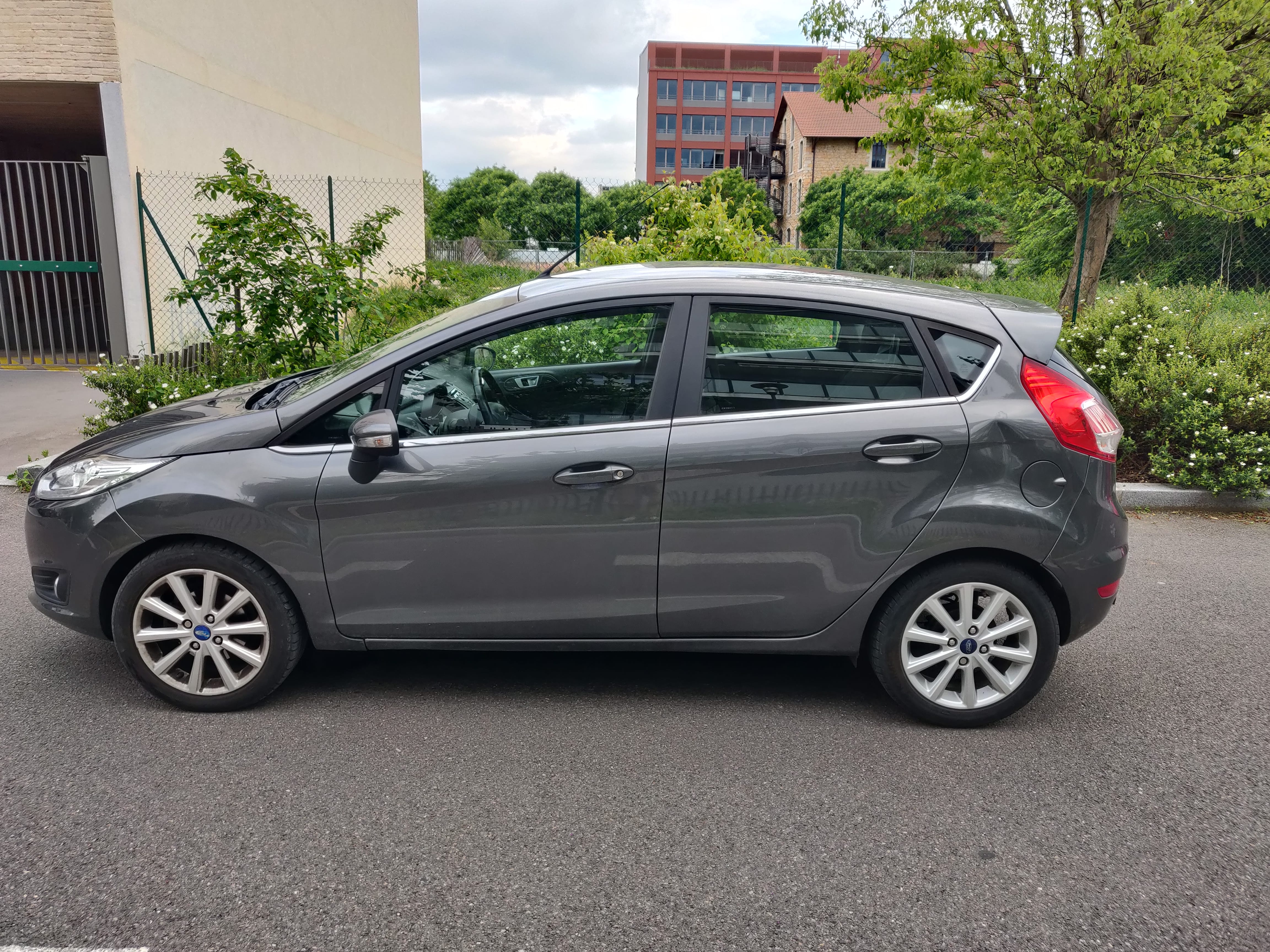 Ford Fiesta Titanium avec Climatisation