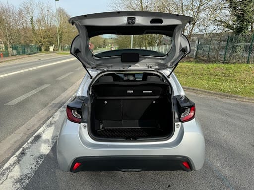 Toyota Yaris Hybride with Bluetooth audio