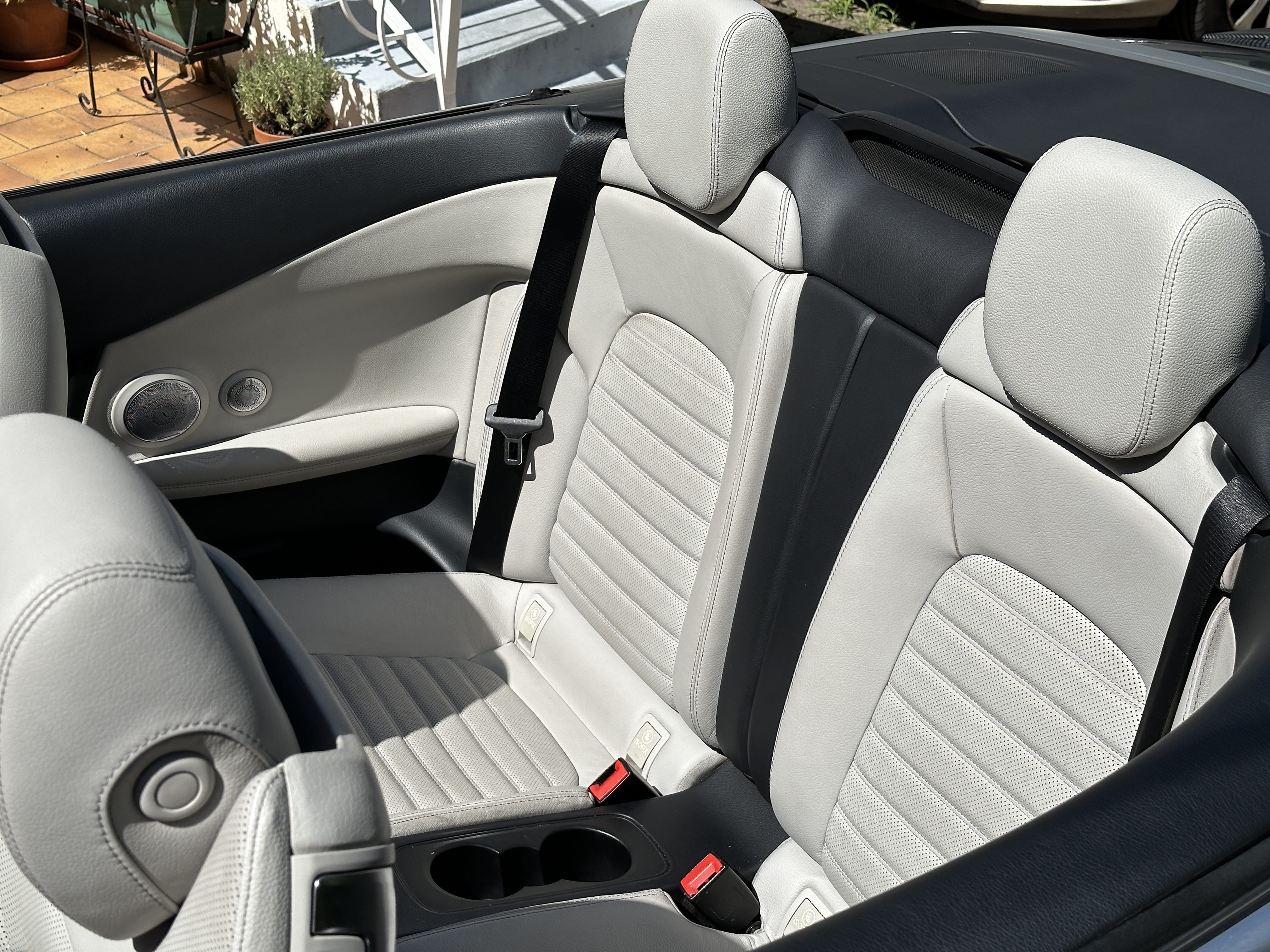 Mercedes-Benz Classe C Cabriolet avec Entrée audio / iPod