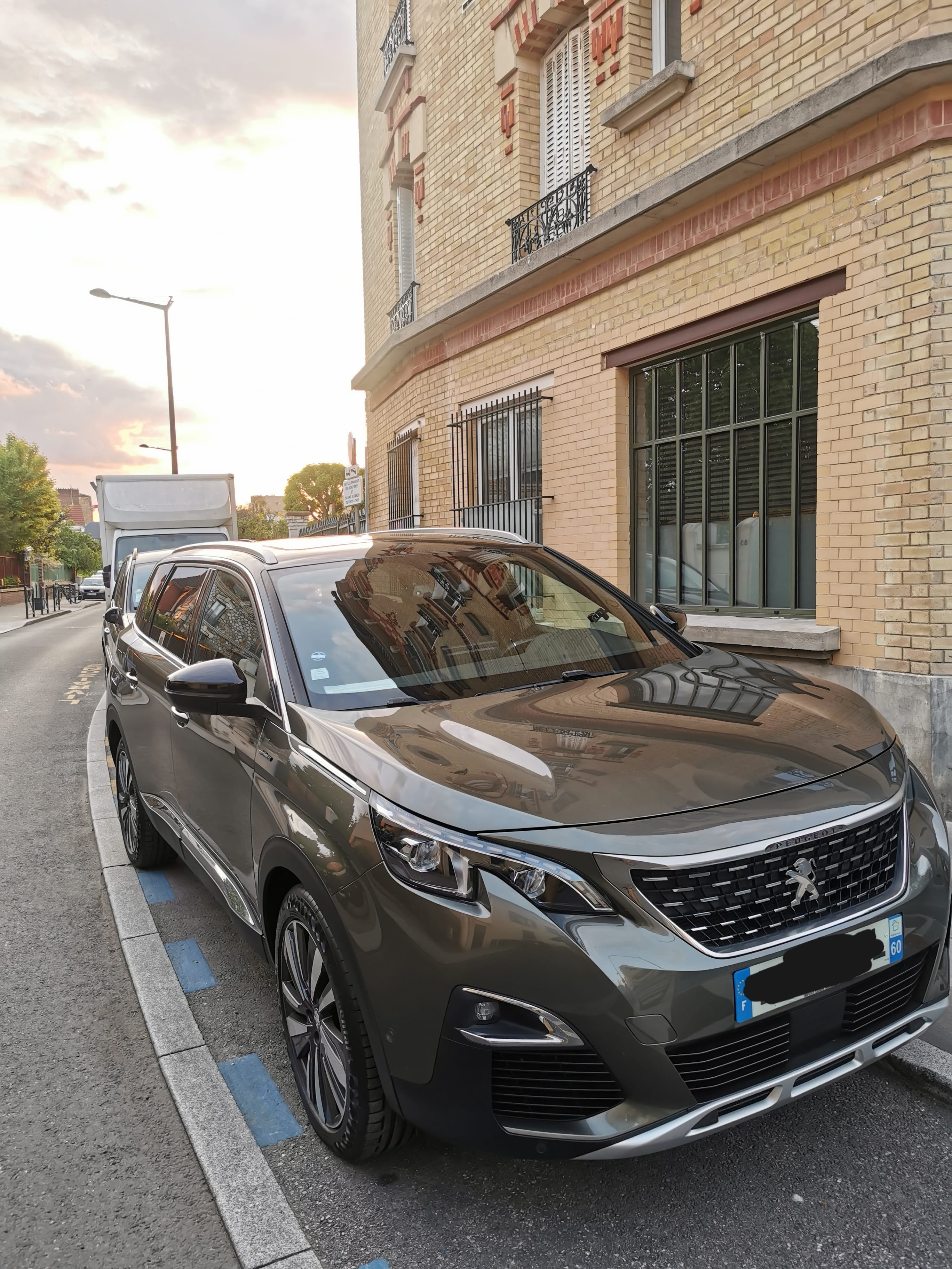 Peugeot 5008, 2017, Essence 98, automatique, 7 places