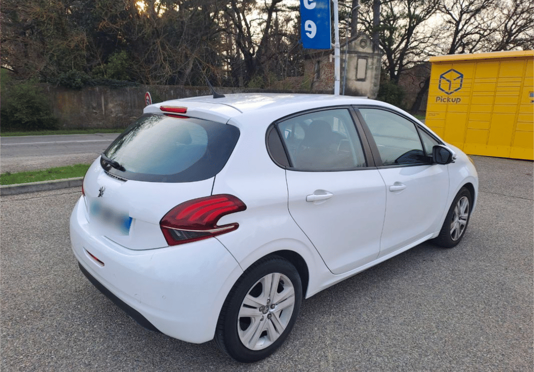 Peugeot 208 avec GPS