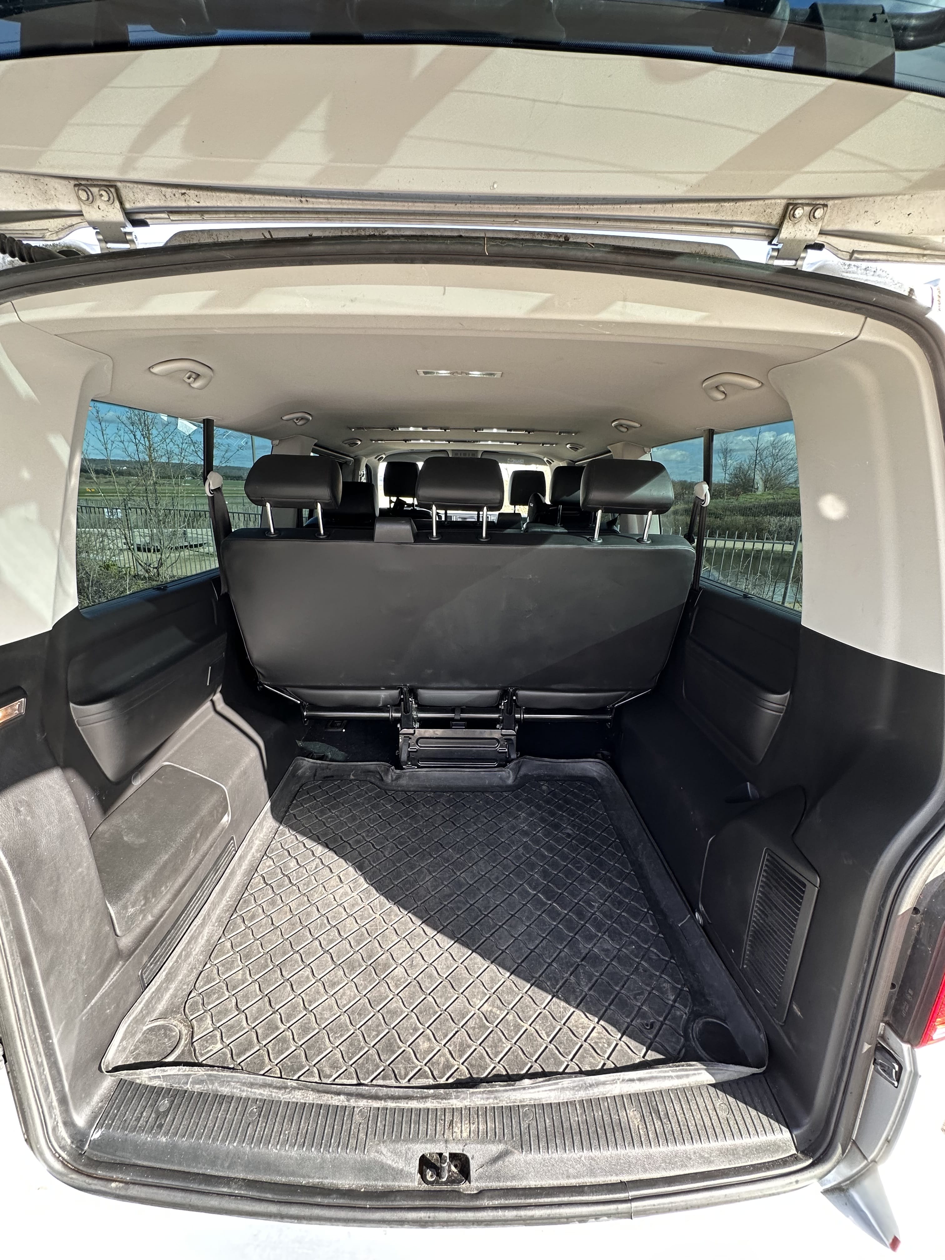 Volkswagen Caravelle avec Porte-vélos