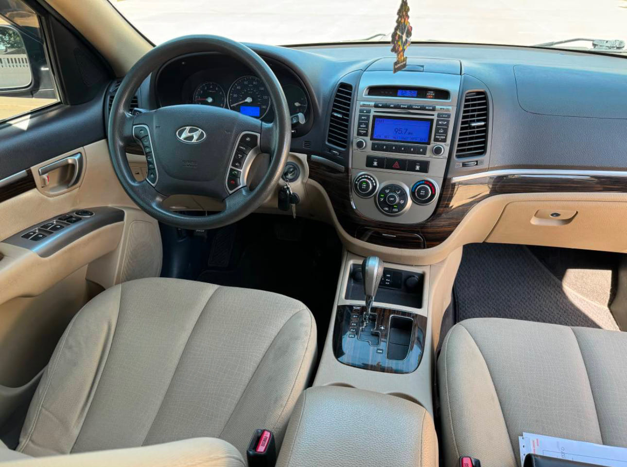 Hyundai Santa Fe GLS with Cruise control