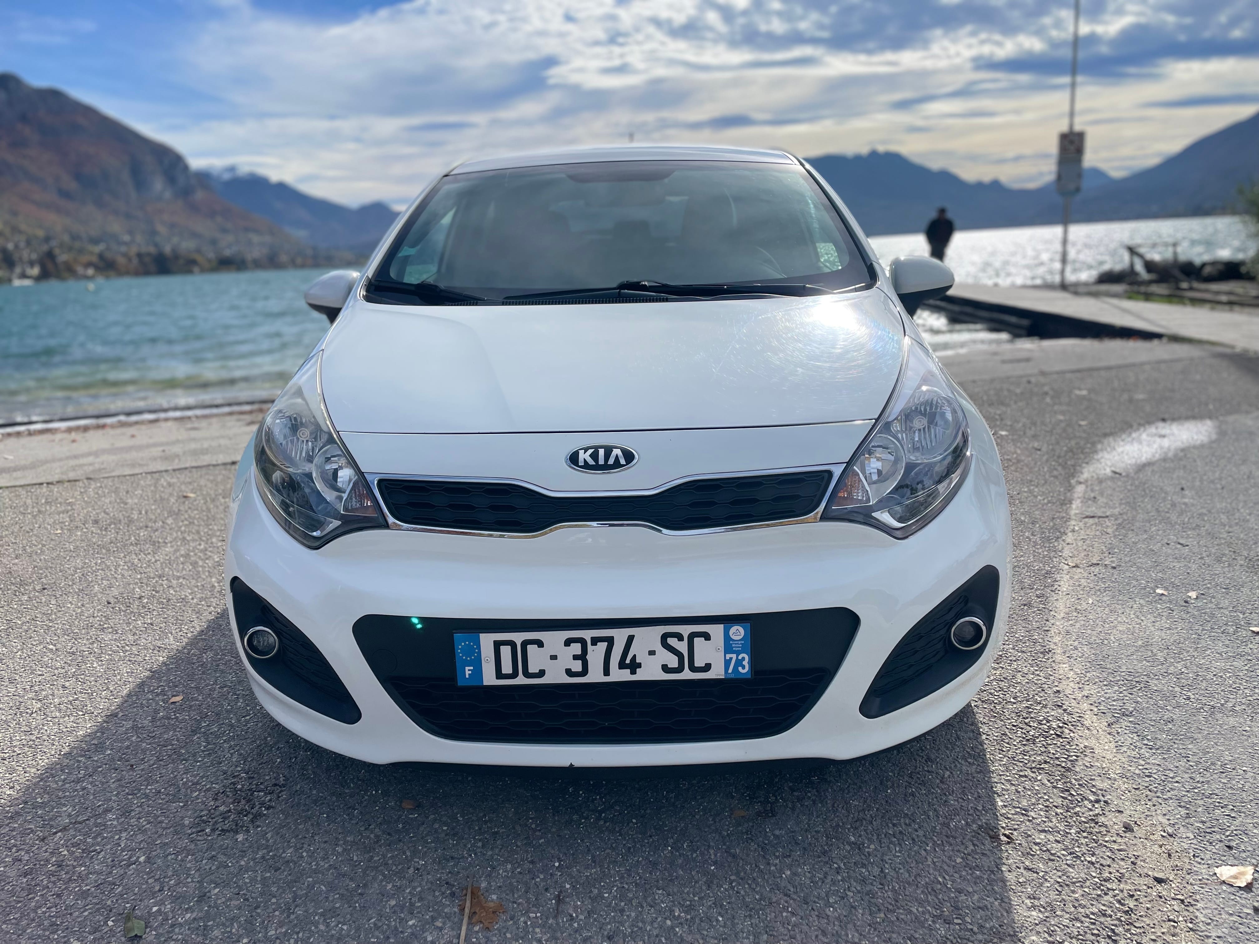 Kia Rio avec Siège bébé