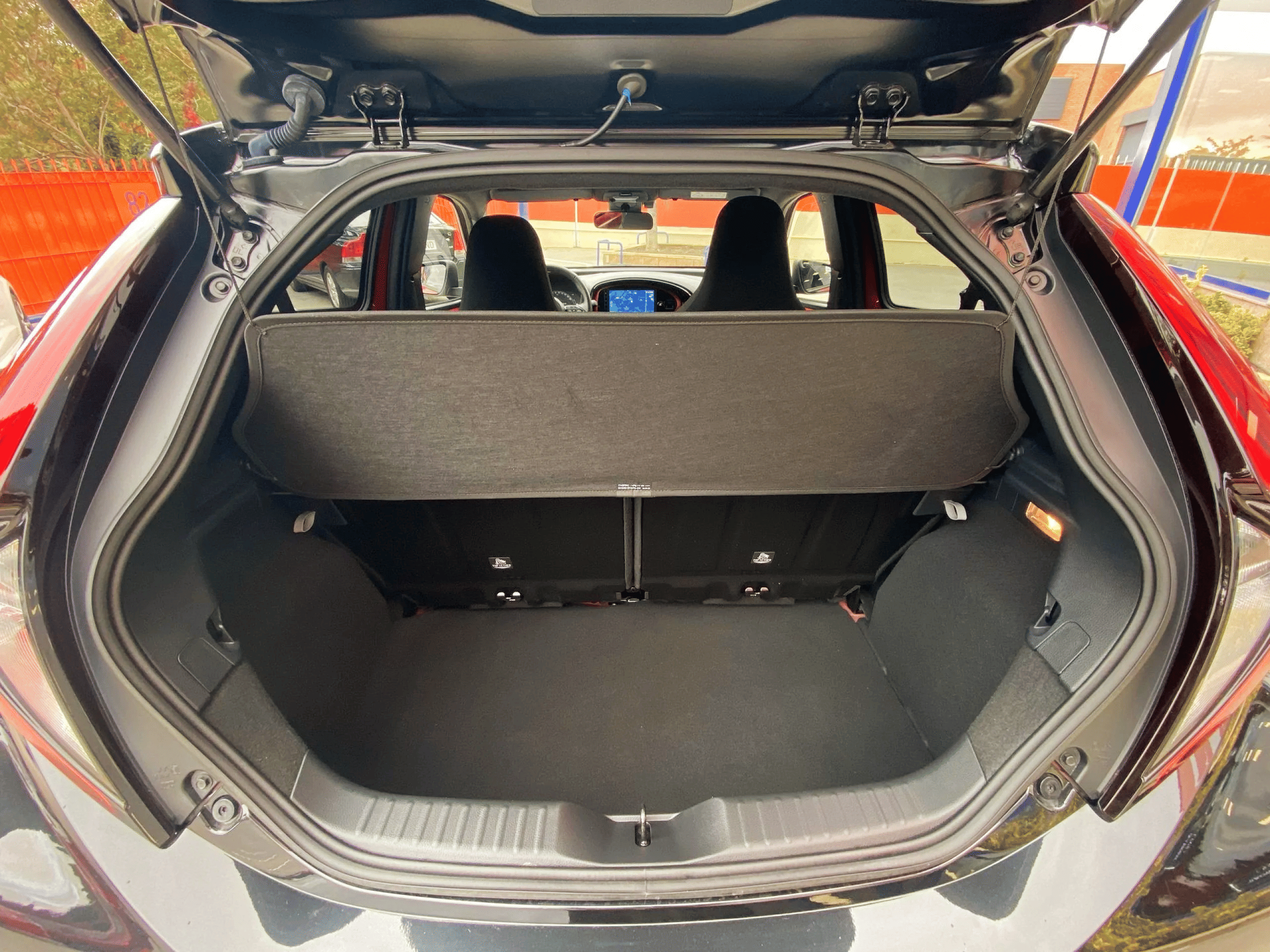 Toyota Aygo X Cross Chic -OPEN Air- med Bluetooth audio