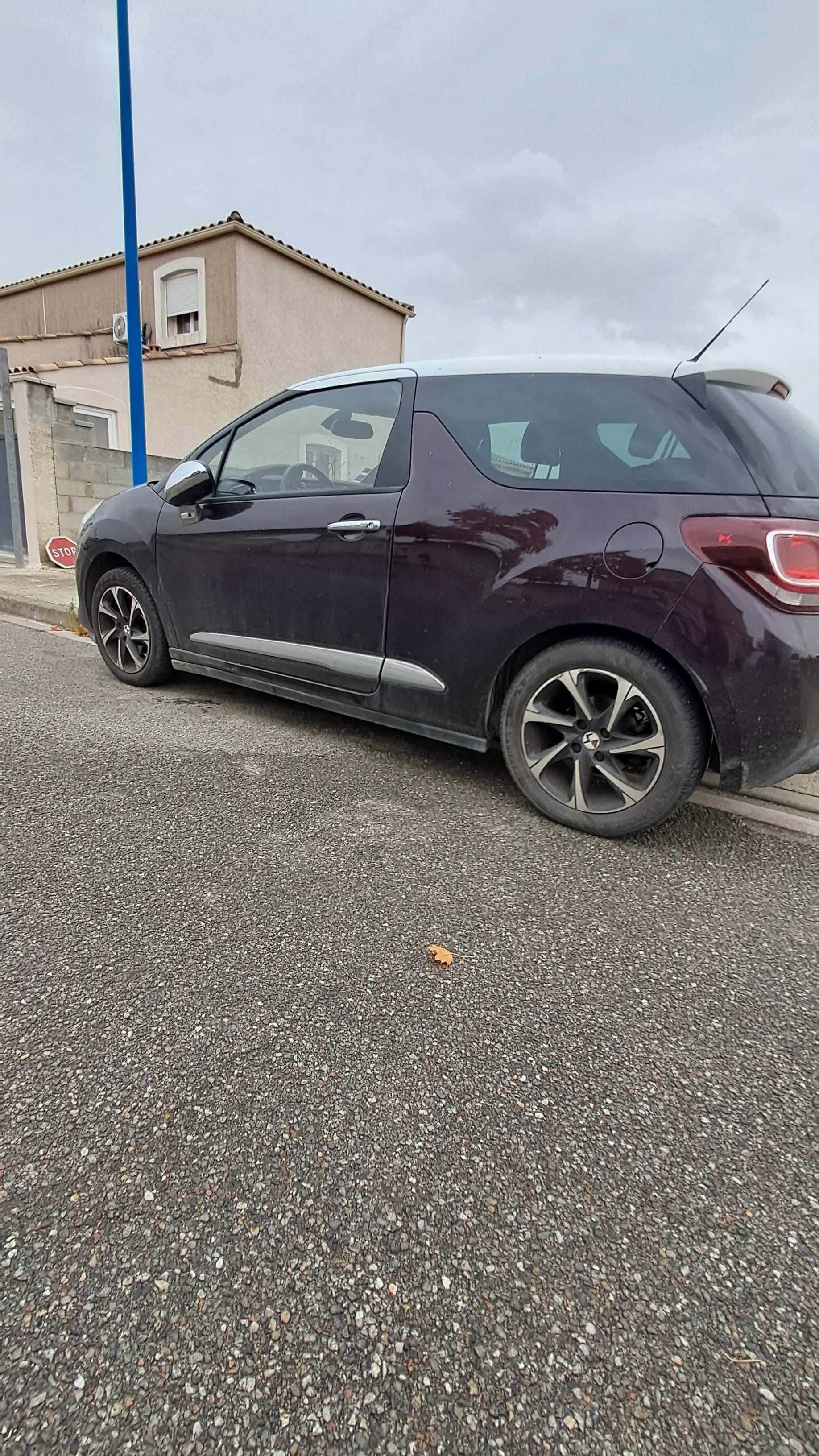 Citroen DS3 SO CHIC - S&S 110cv- Sportives Compacte & Économique! avec GPS