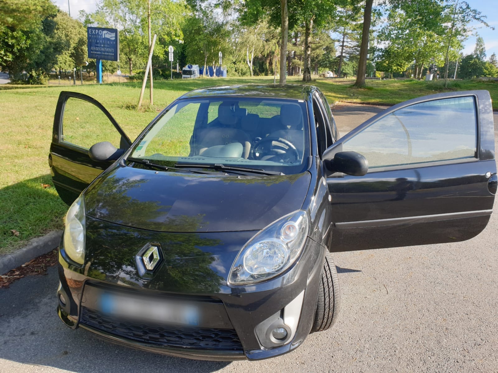 Renault Twingo avec Entrée audio / iPod